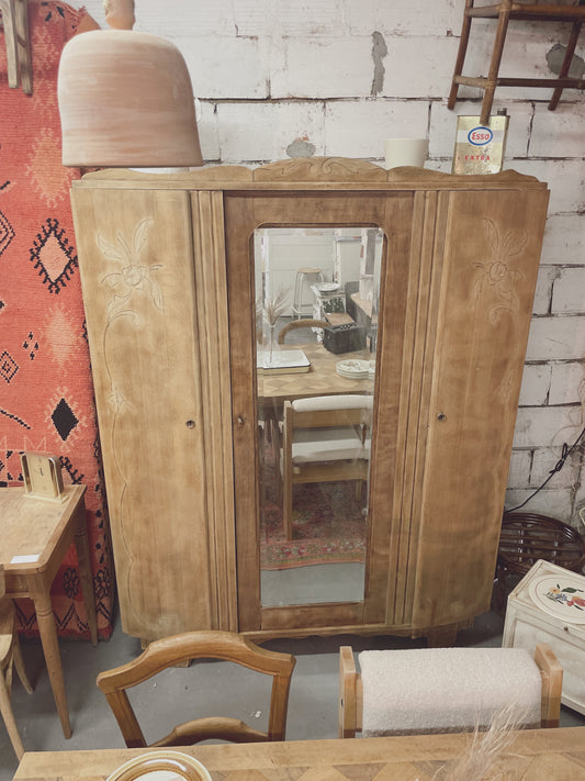 Armoire vintage art déco 3 portes décapée
