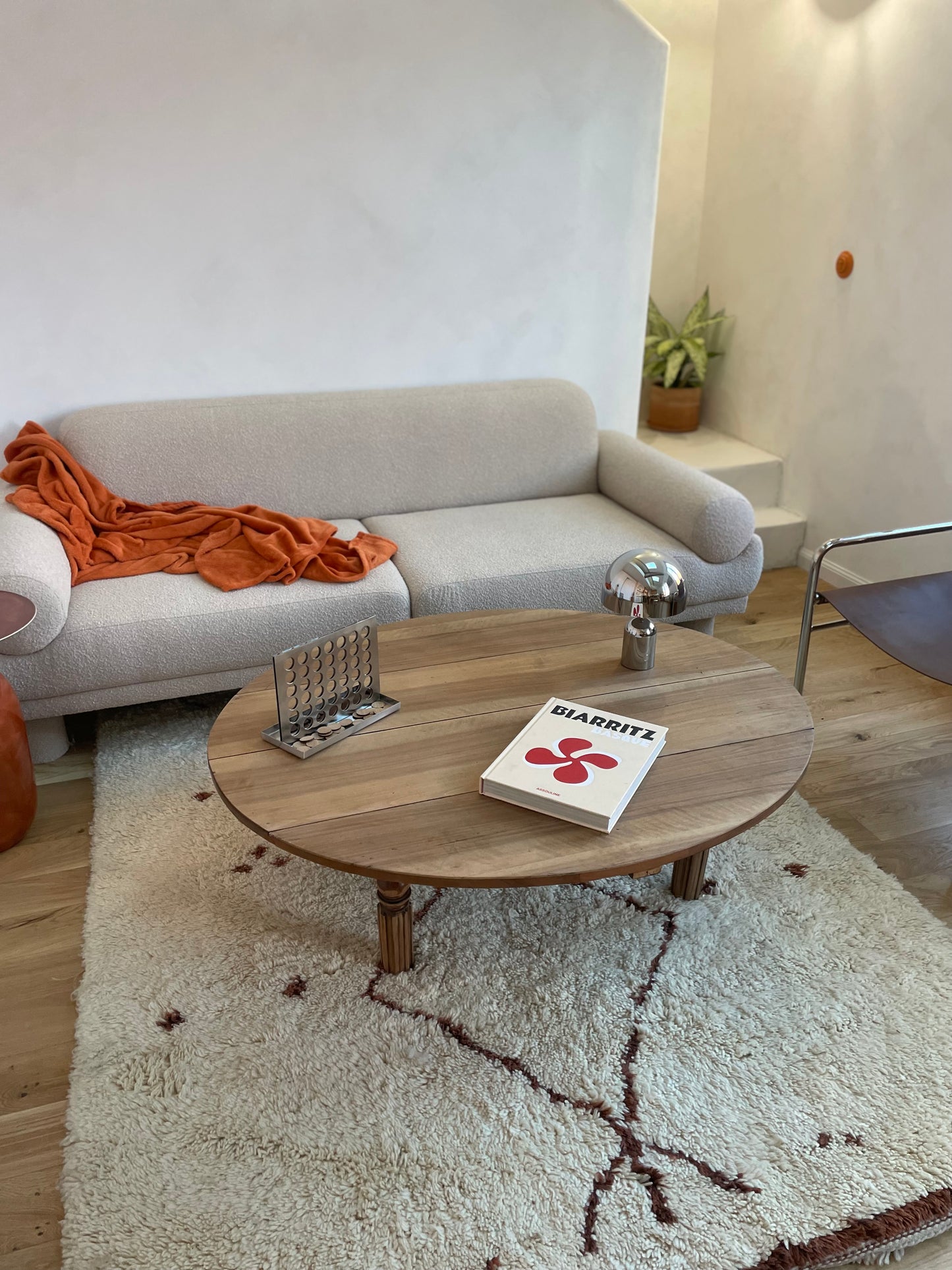 Table basse vintage ovale en bois massif – plateau rabattable