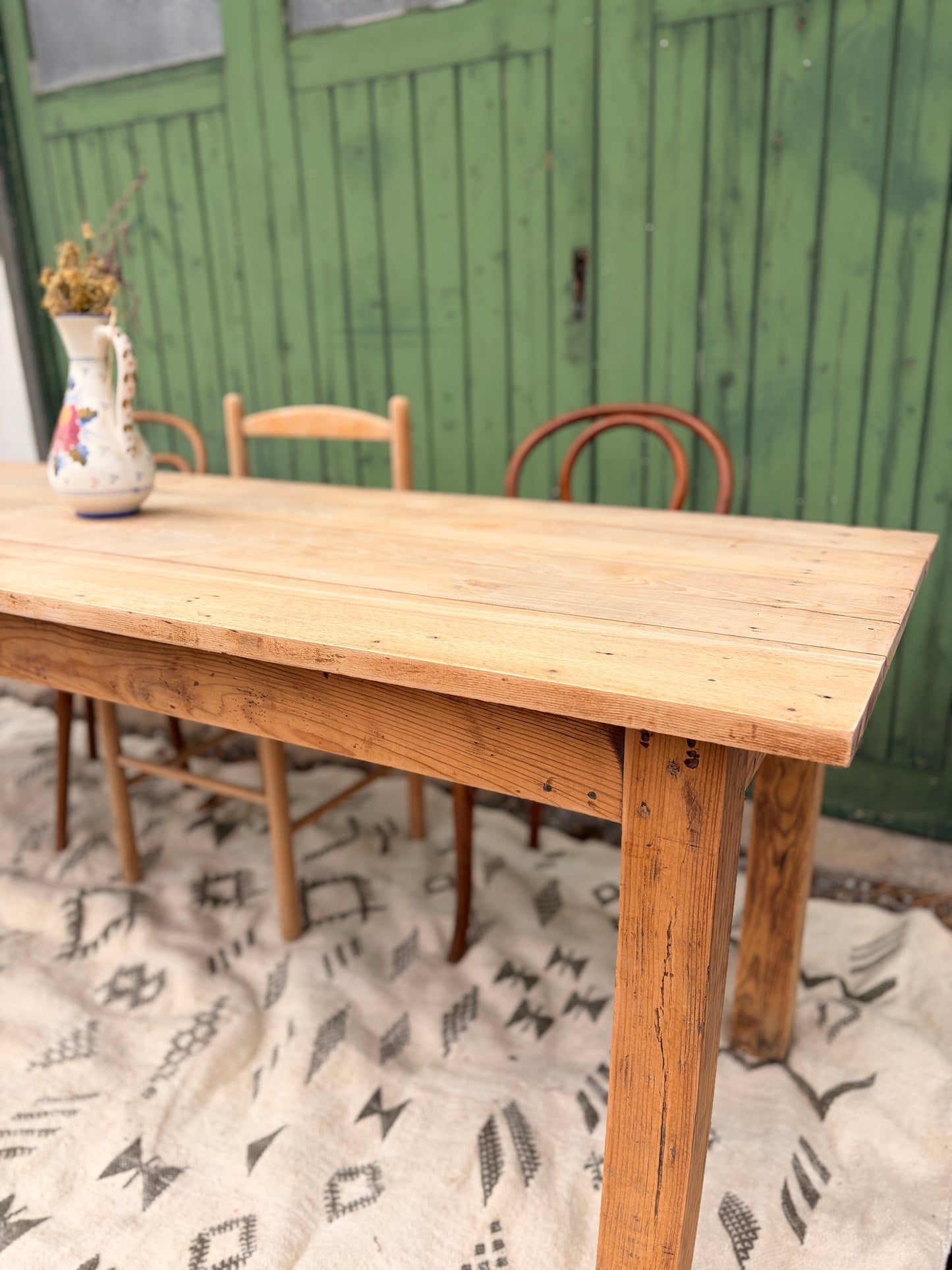 Grande table de ferme ancienne en bois massif 218cm | Table de restaurant vintage –