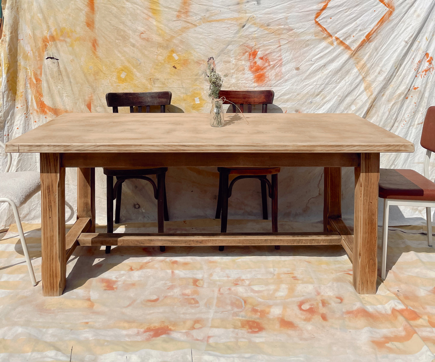 Grande table ferme brutaliste en bois brut – 180cm
