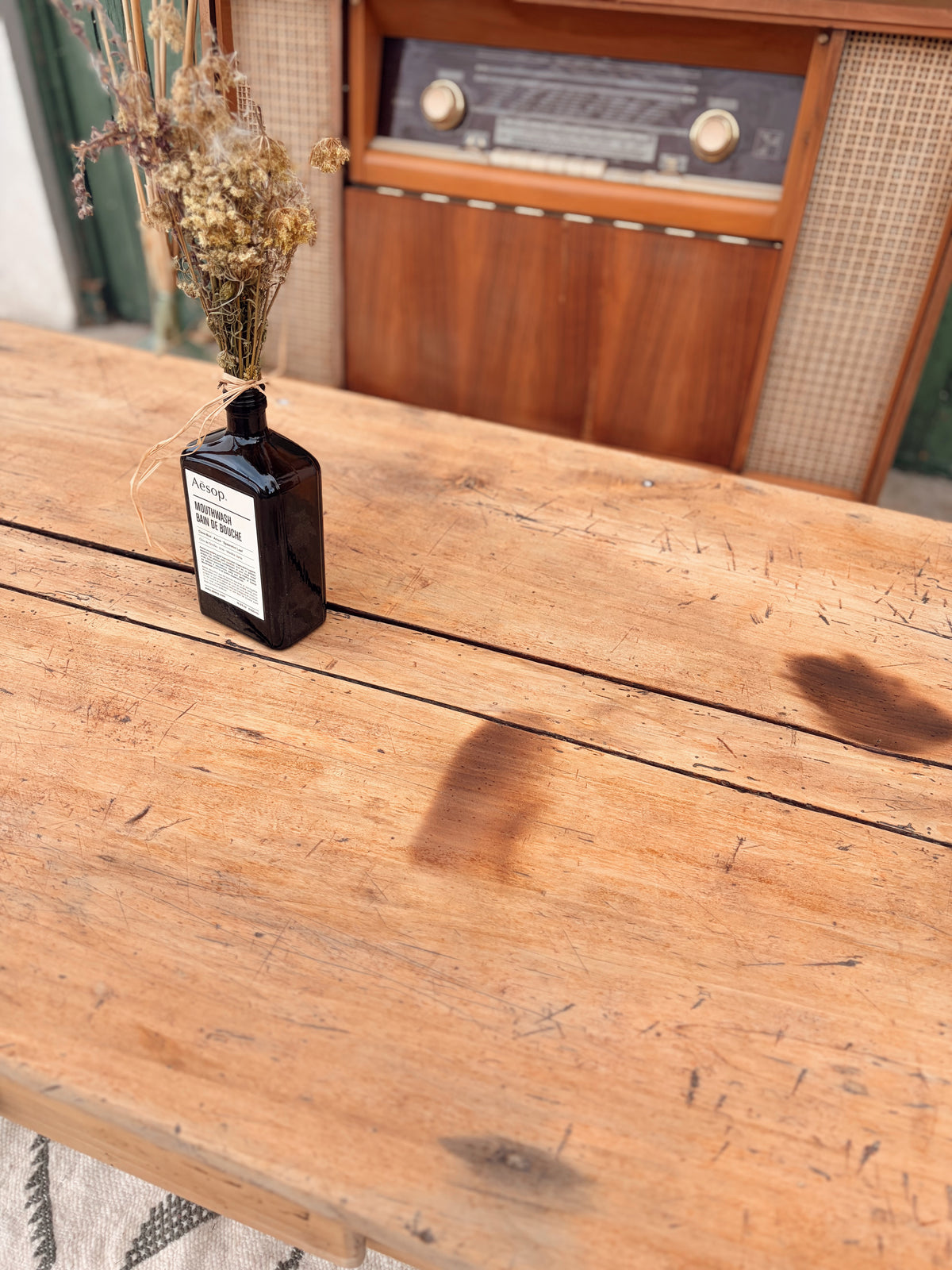 Table basse de ferme ancienne en bois décapé – 115 cm