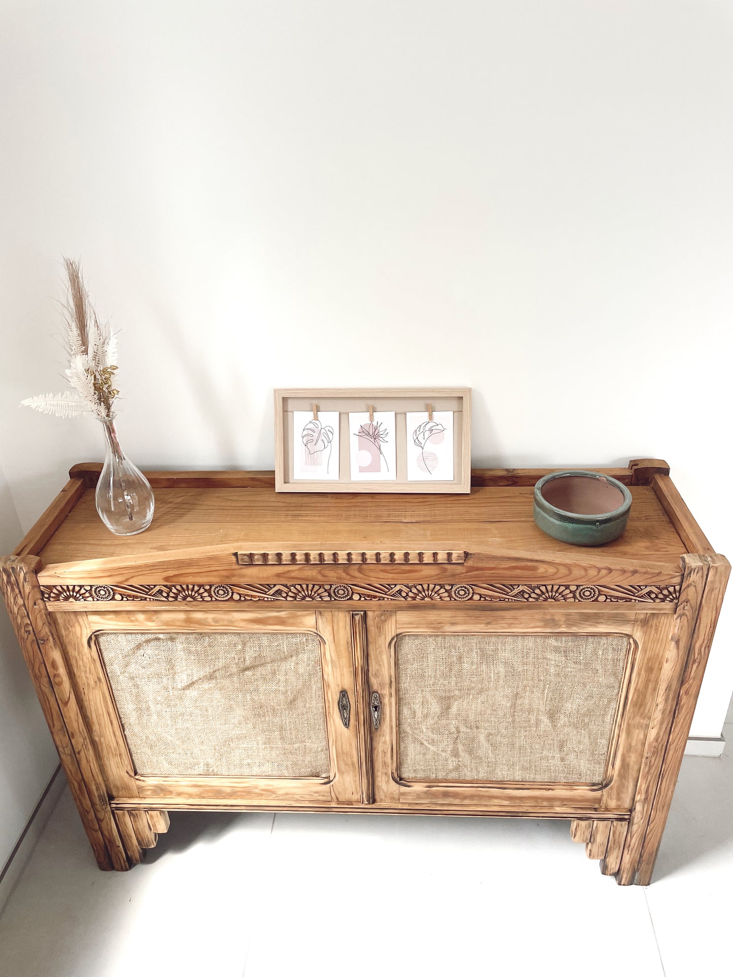 Buffet vintage art déco bois brut et toile de jute