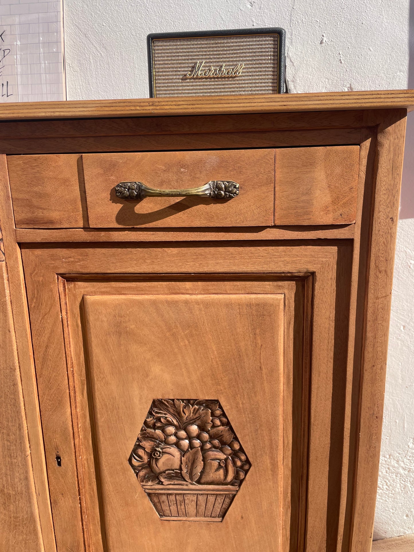 Buffet ancien en bois massif – meuble campagne chic