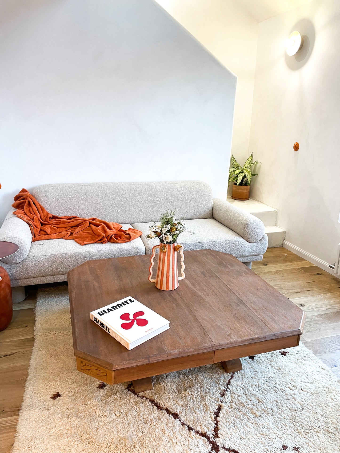 Grande table basse vintage en bois – table basse bohème