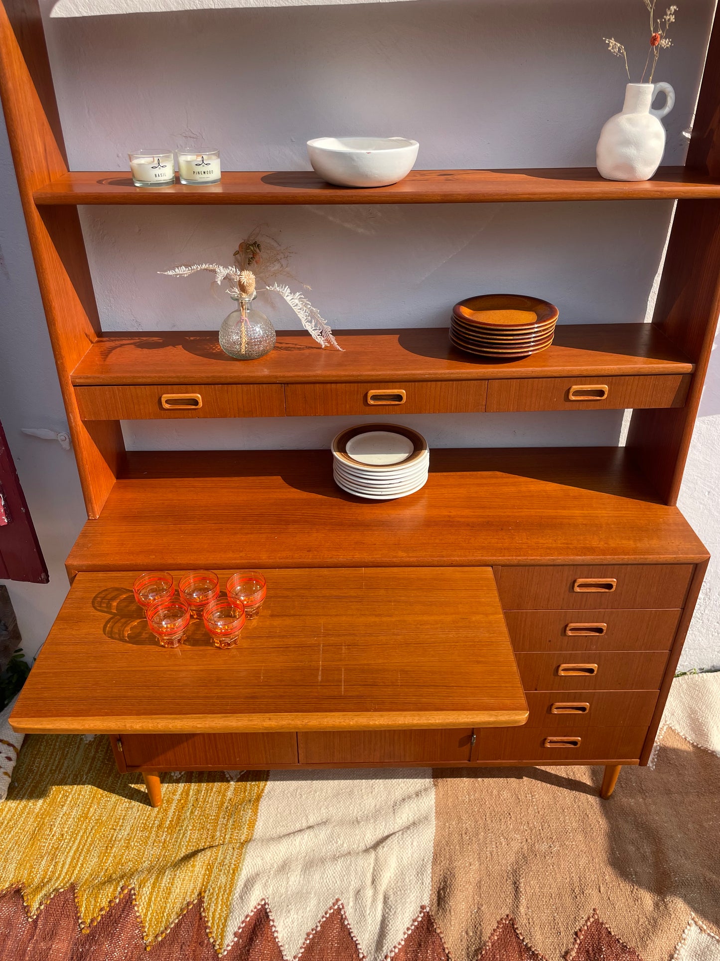 Vaisselier scandinave vintage en teck – Années 1960