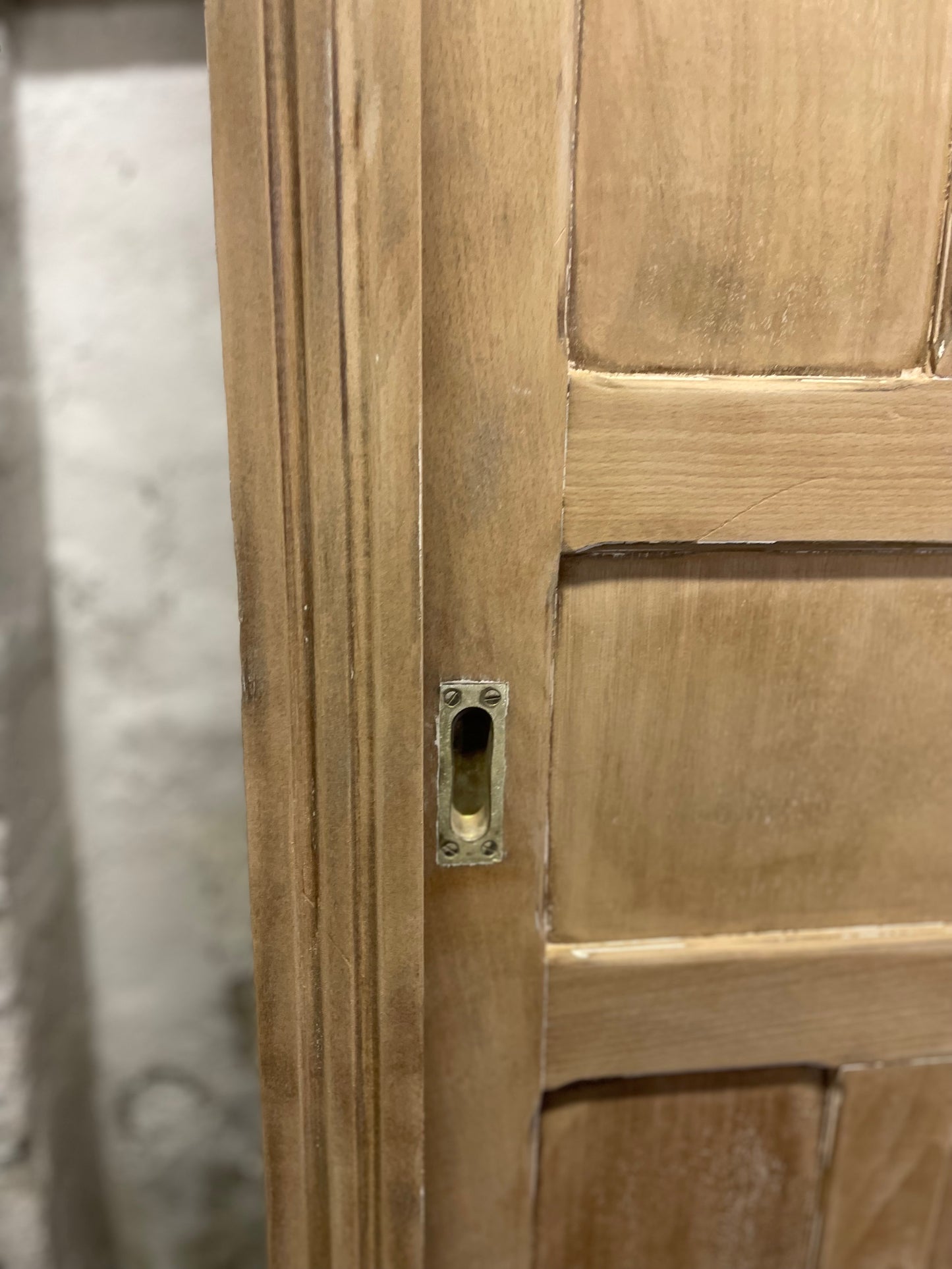 Armoire parisienne vintage en bois — années 50