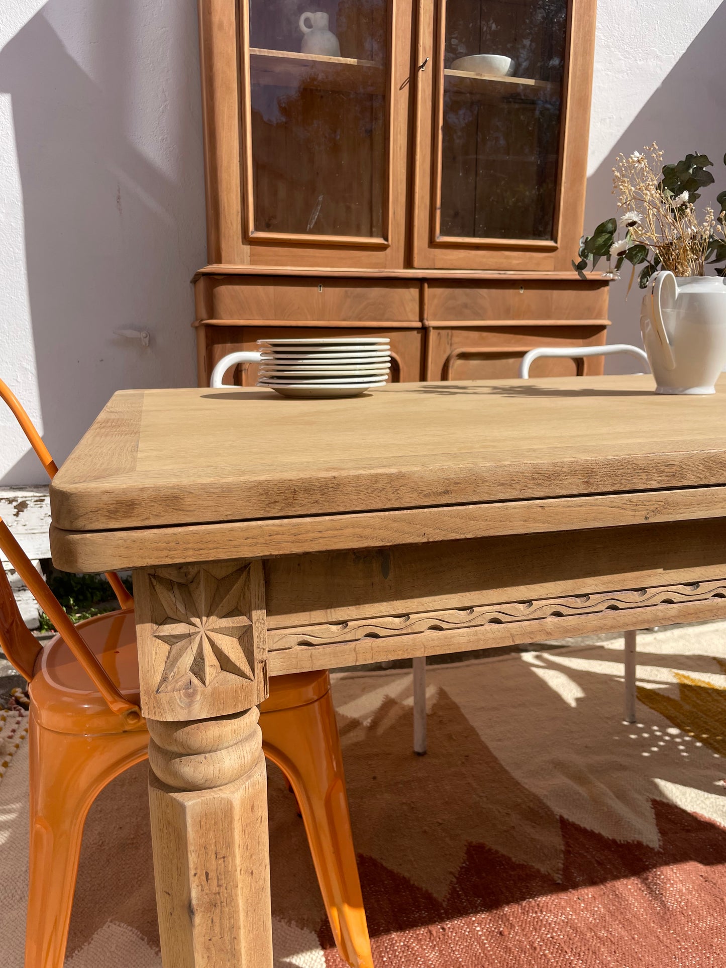 Grande table de ferme ancienne en bois massif – rallonges intégrées – pièce unique
