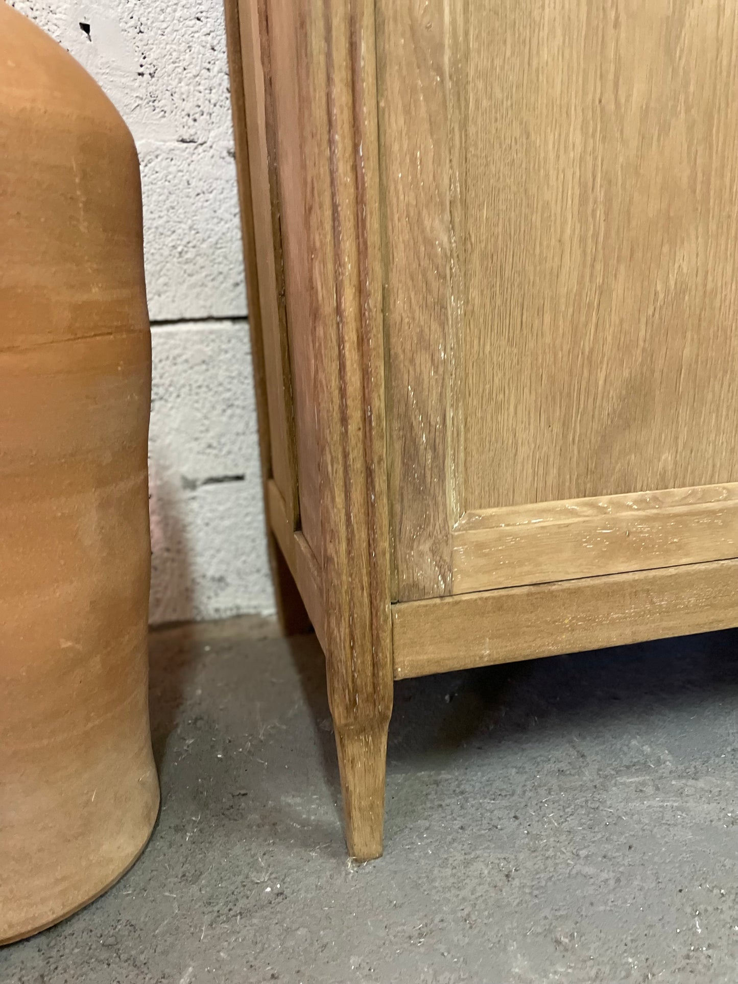 Buffet parisien ancien en bois massif — 2 portes — années 40-60