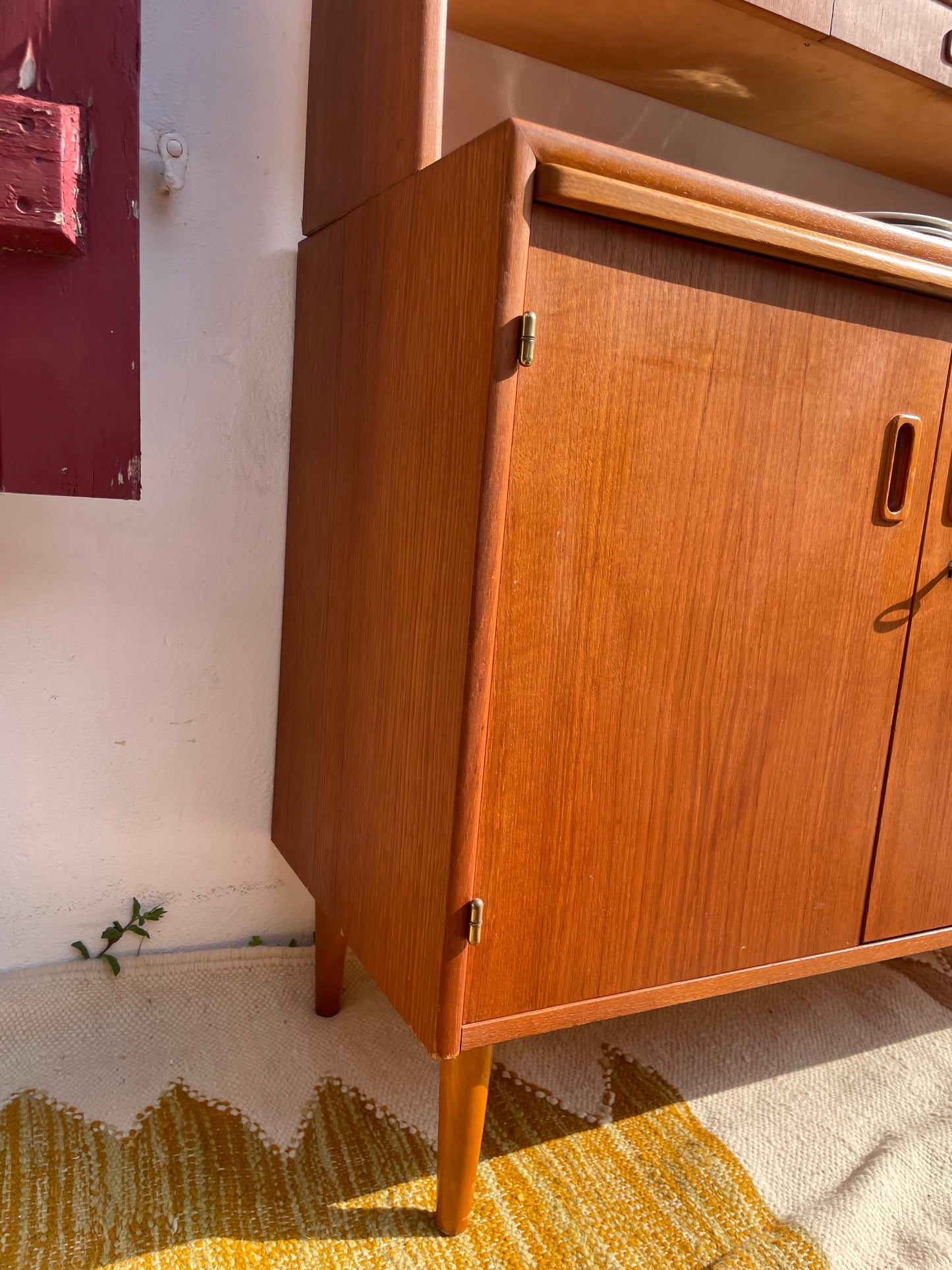 Vaisselier scandinave vintage en teck – Années 1960