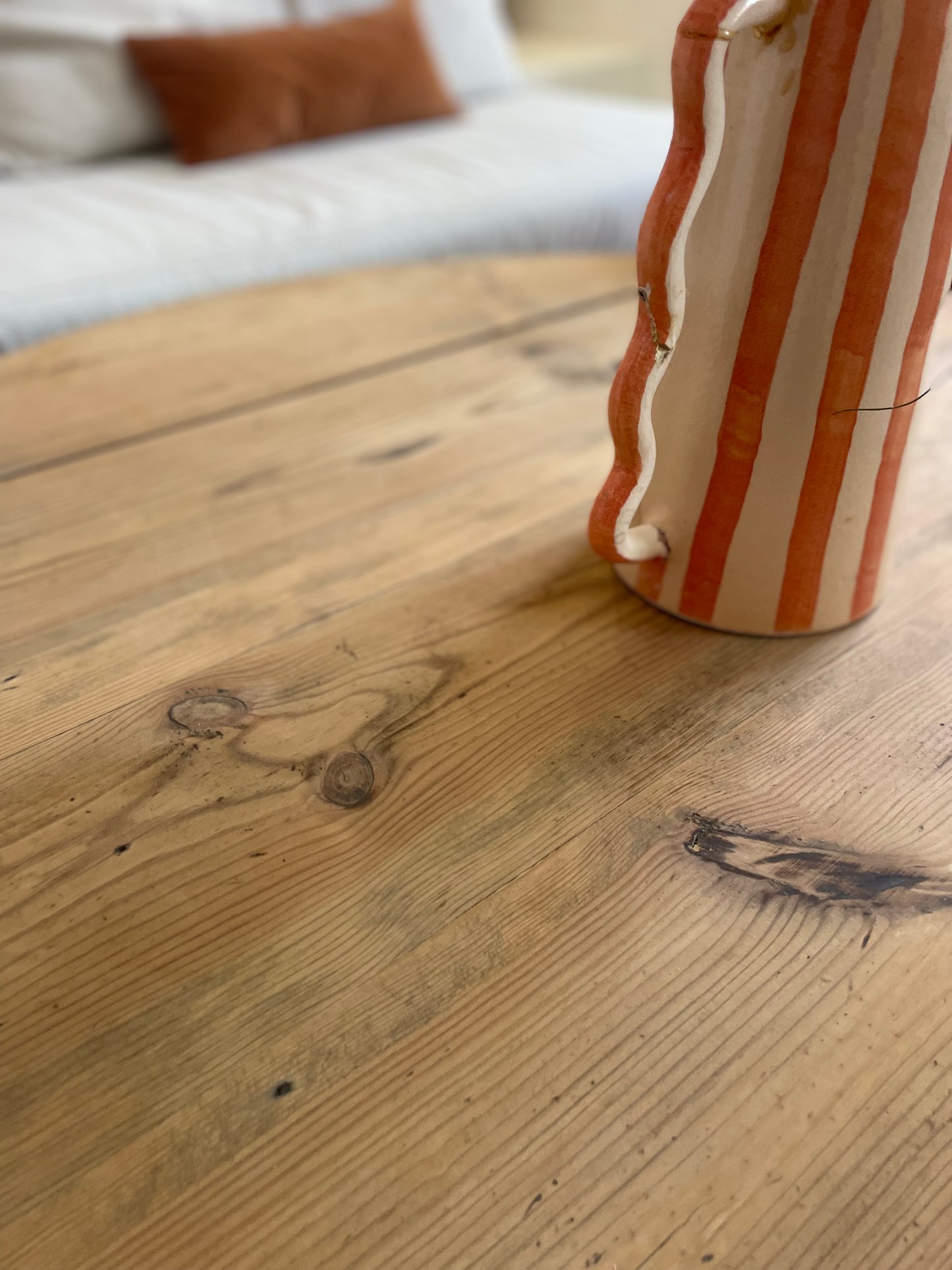 Table basse ancienne modulable en bois massif avec abattants — charme rustique authentique