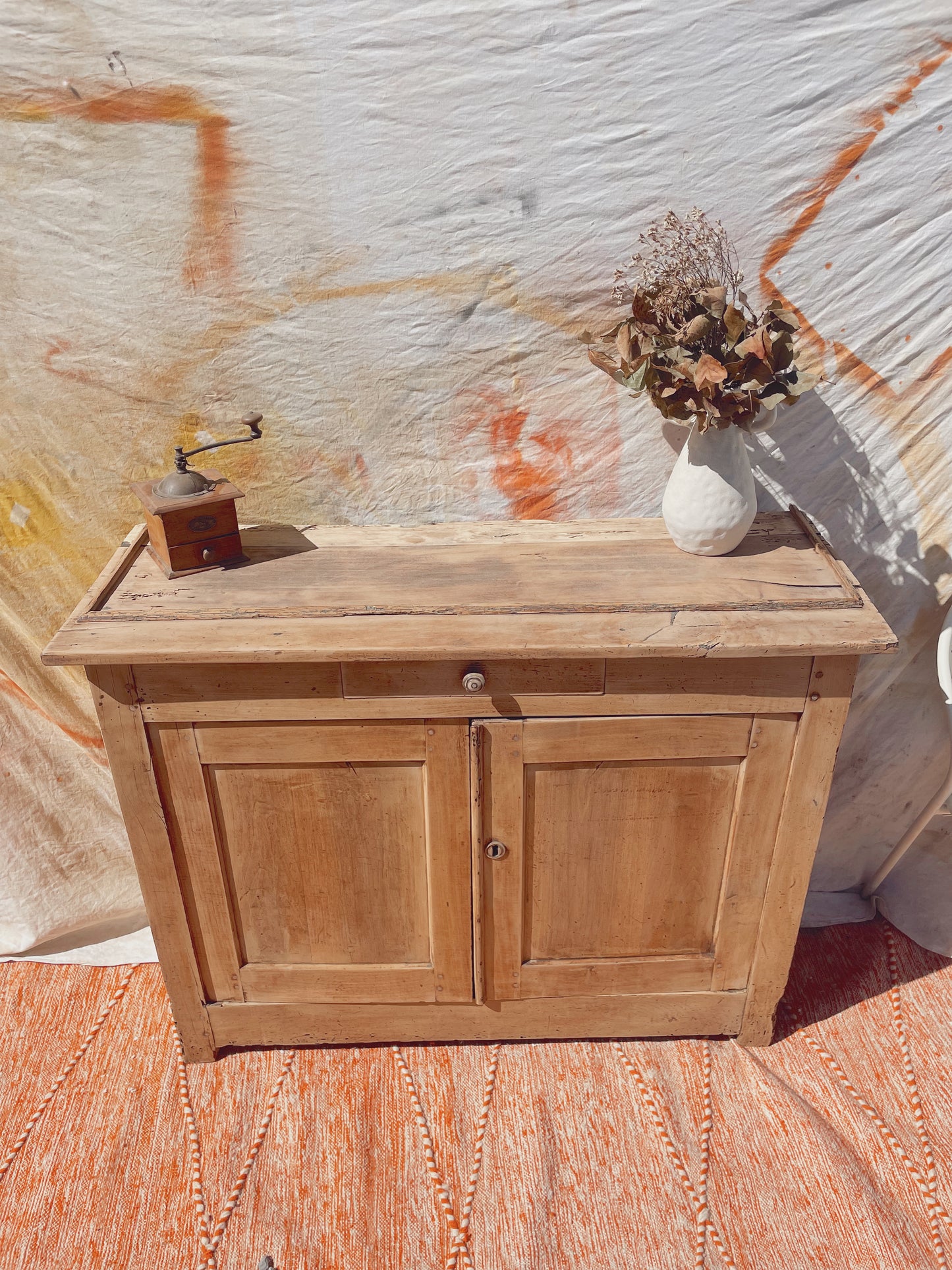 Buffet parisien vintage bois brut boheme et rustique