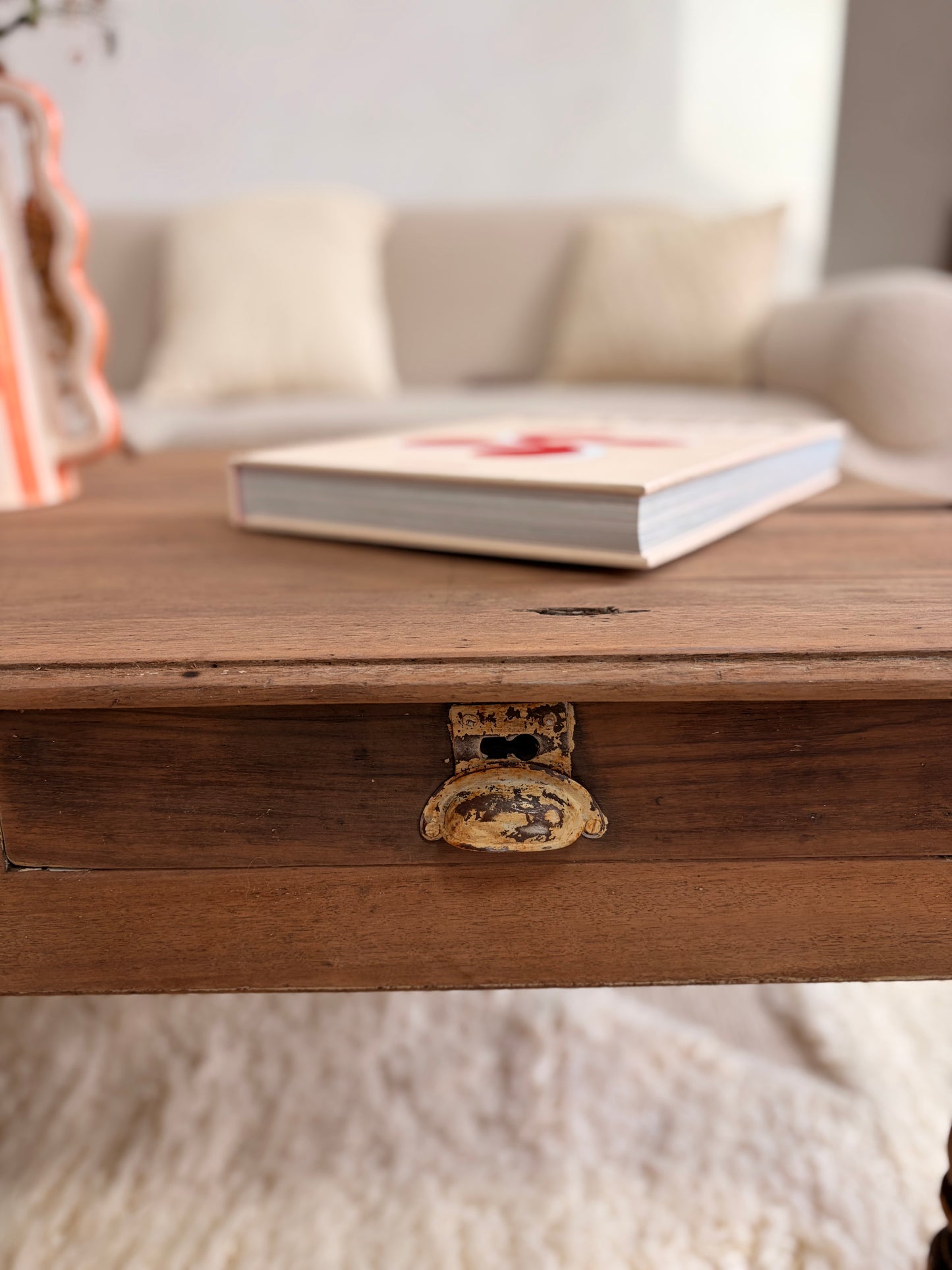 Grande table basse de ferme bois massif décapé - 137 x 74