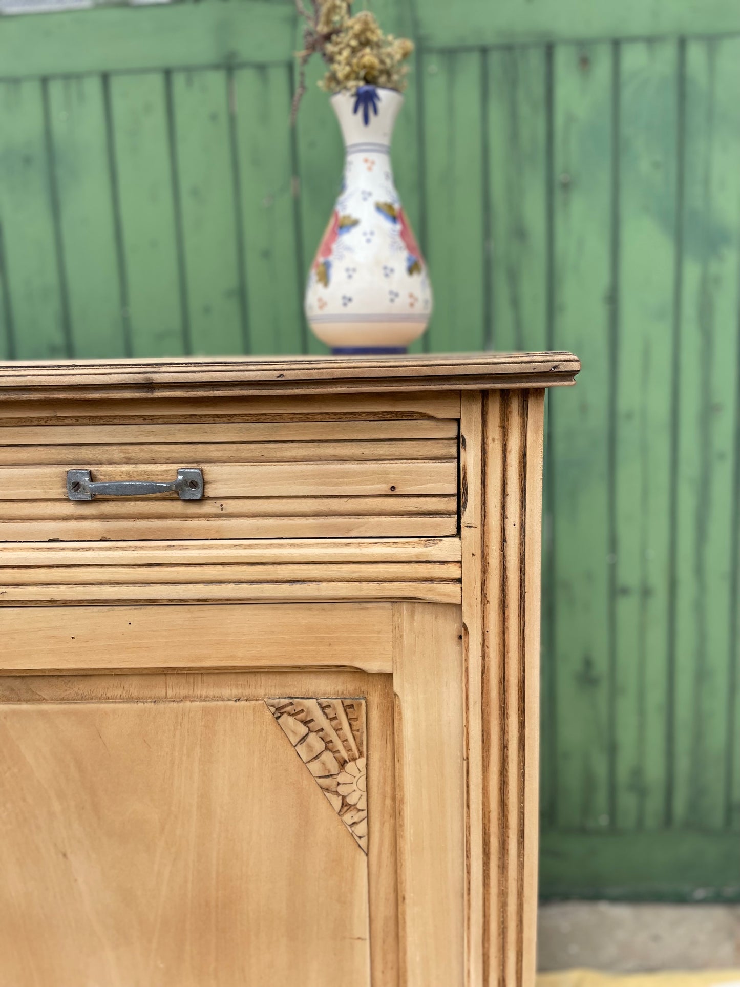 Buffet ancien en bois brut  décapé – Esprit campagne chic