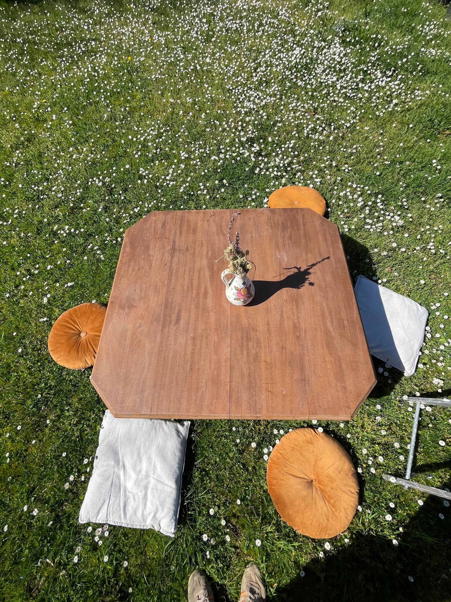 Grande table basse vintage en bois – table basse bohème