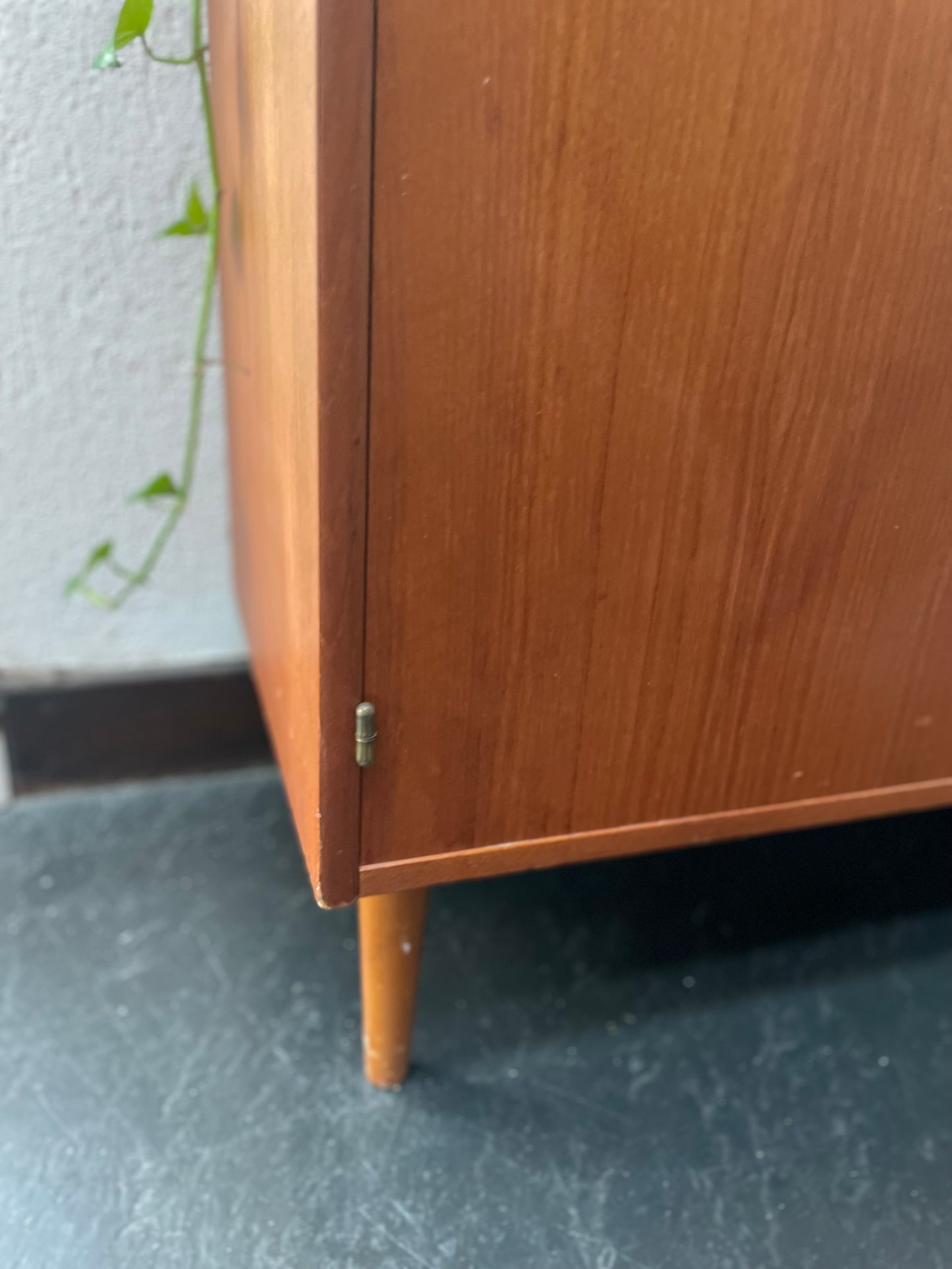 Vaisselier scandinave vintage en teck – Années 1960