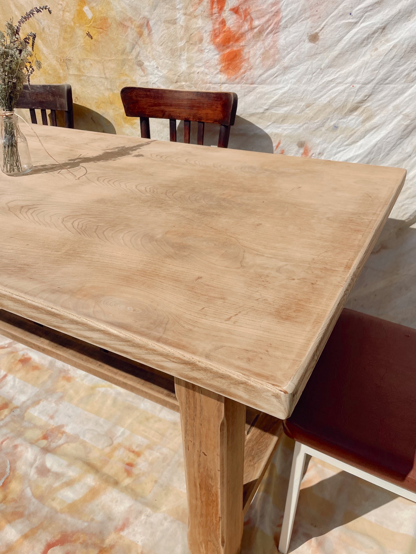 Grande table ferme brutaliste en bois brut – 180cm