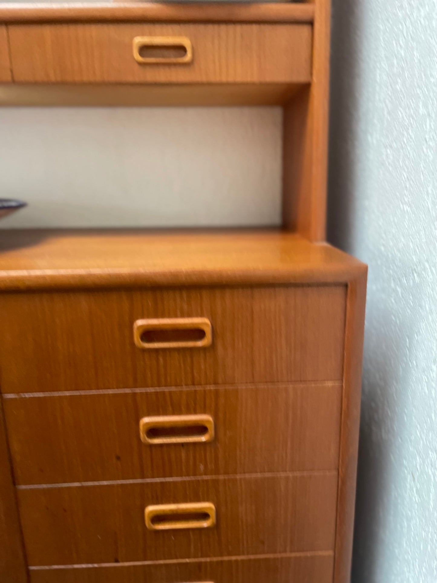 Vaisselier scandinave vintage en teck – Années 1960