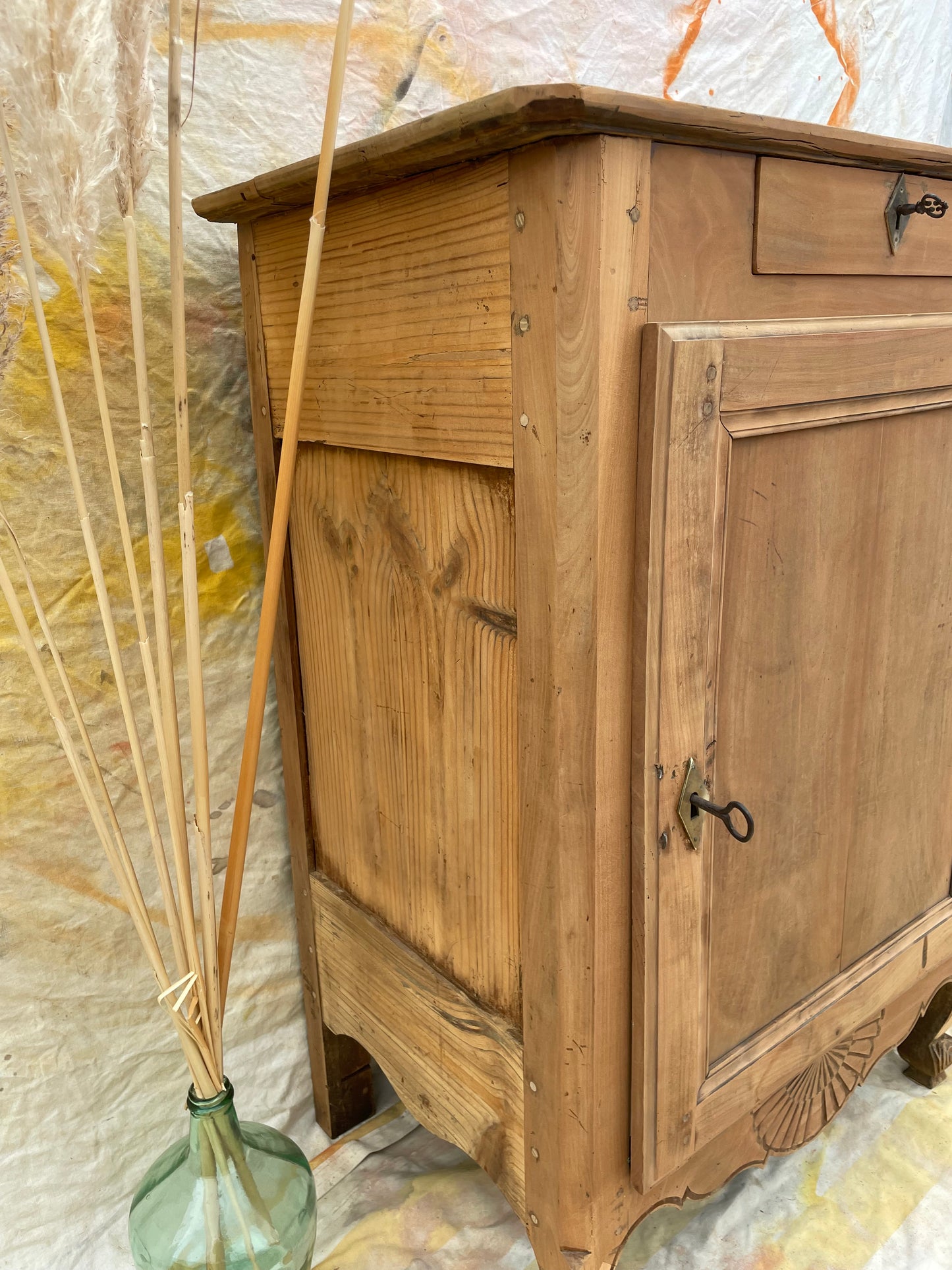 Confiturier ancien en bois massif – meuble de charme