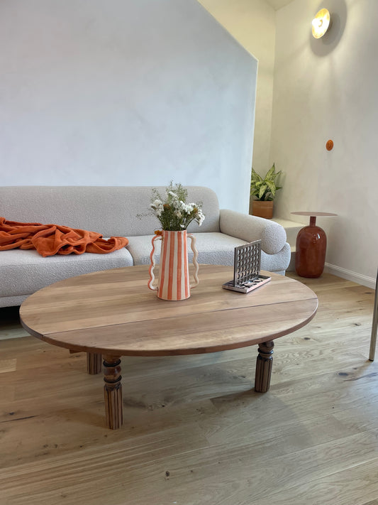Table basse vintage ovale en bois massif – plateau rabattable