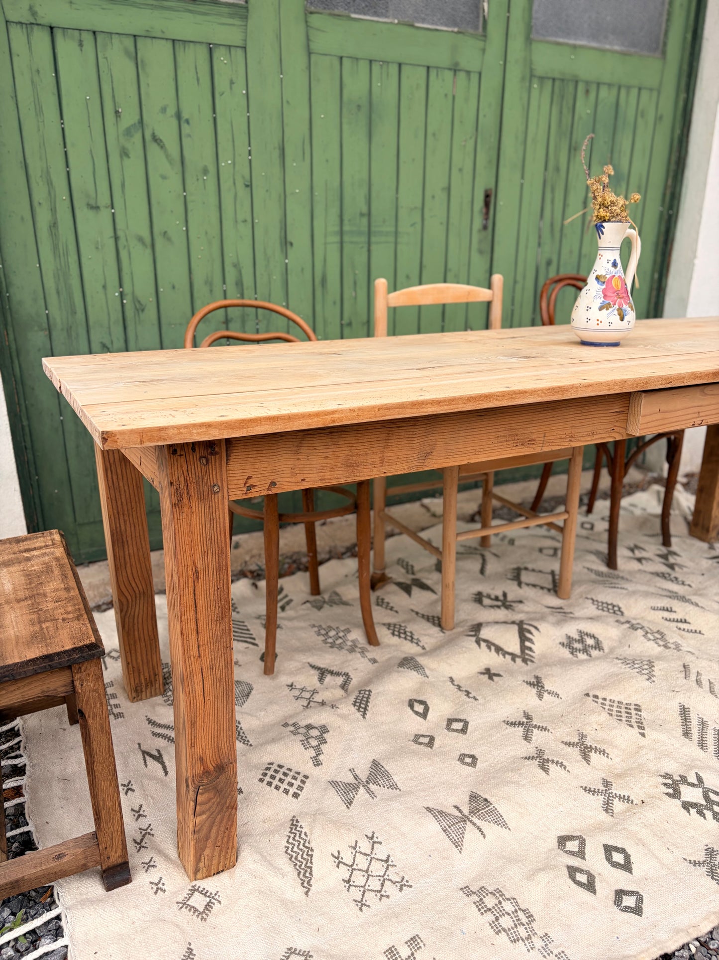 Grande table de ferme ancienne en bois massif 218cm | Table de restaurant vintage –