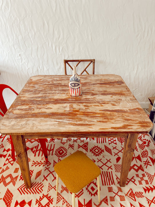 Table à manger carré vintage et rustique en bois