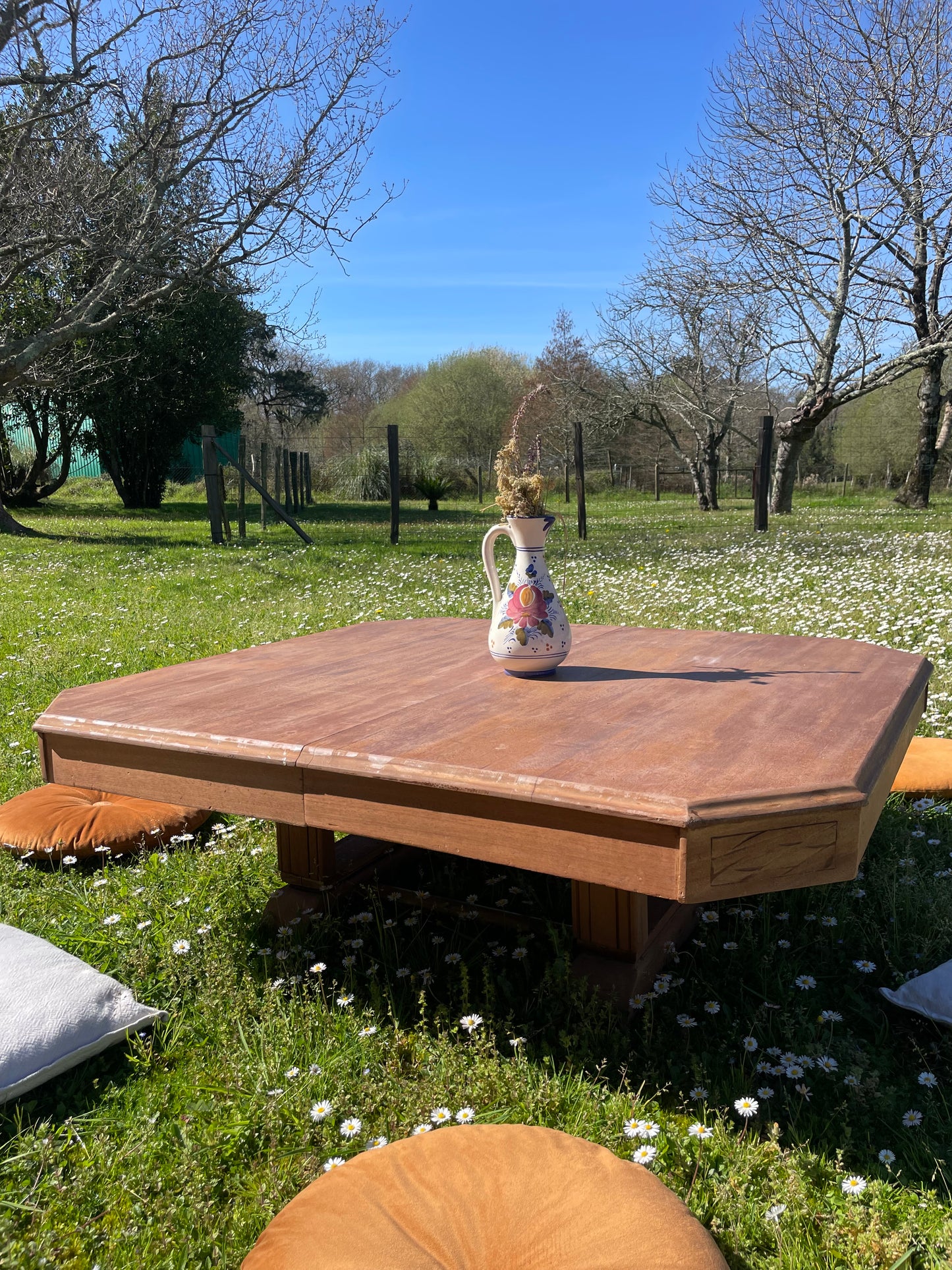 Grande table basse vintage en bois – table basse bohème