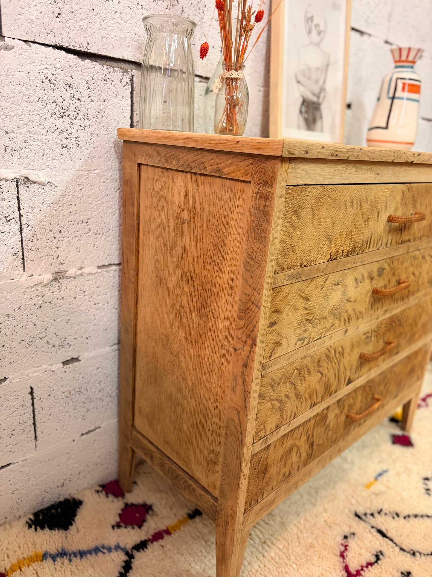 Commode vintage chêne 4 tiroirs, patine Léopard