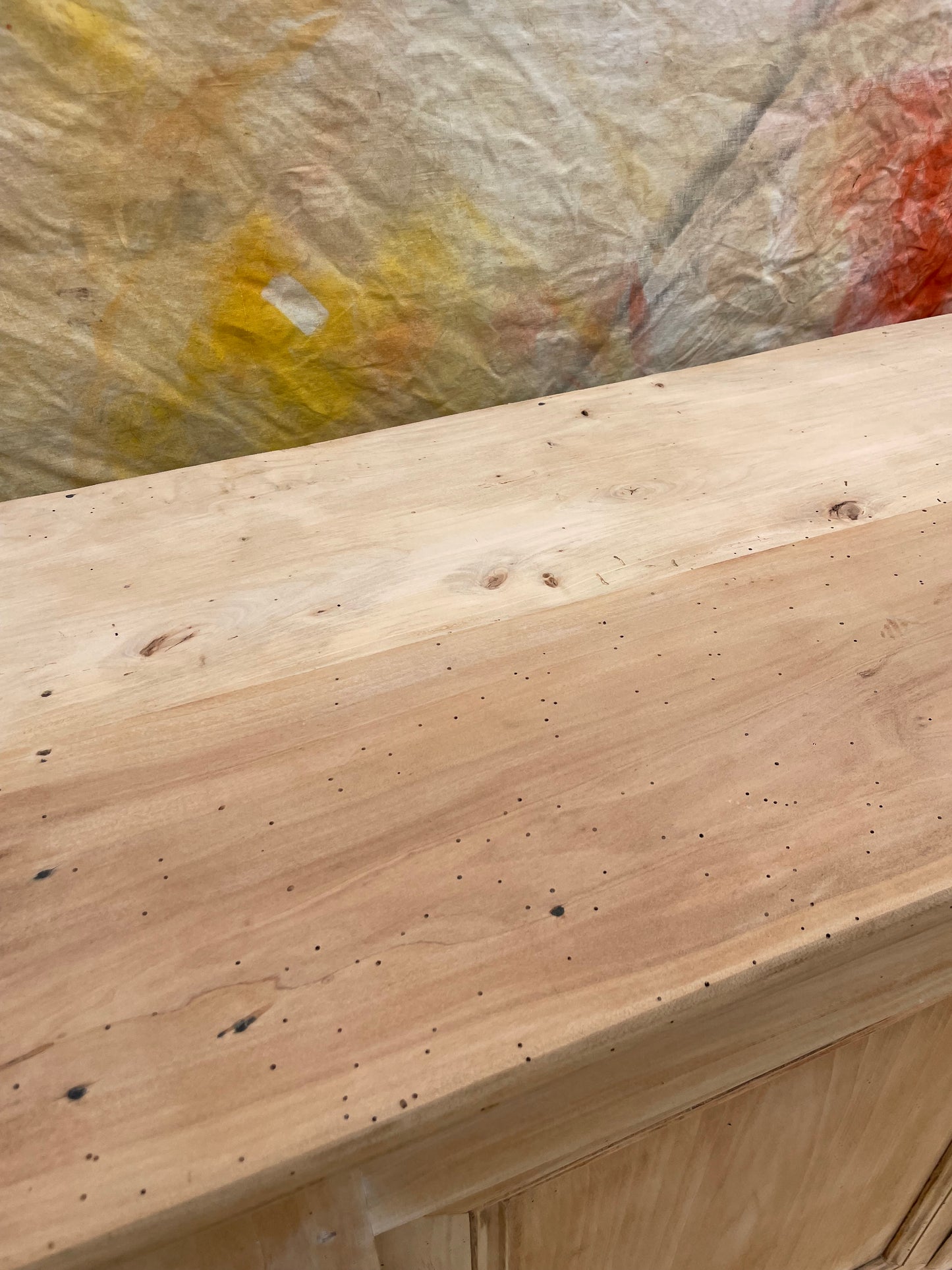 Buffet ancien en bois massif – patine naturelle – meuble de charme