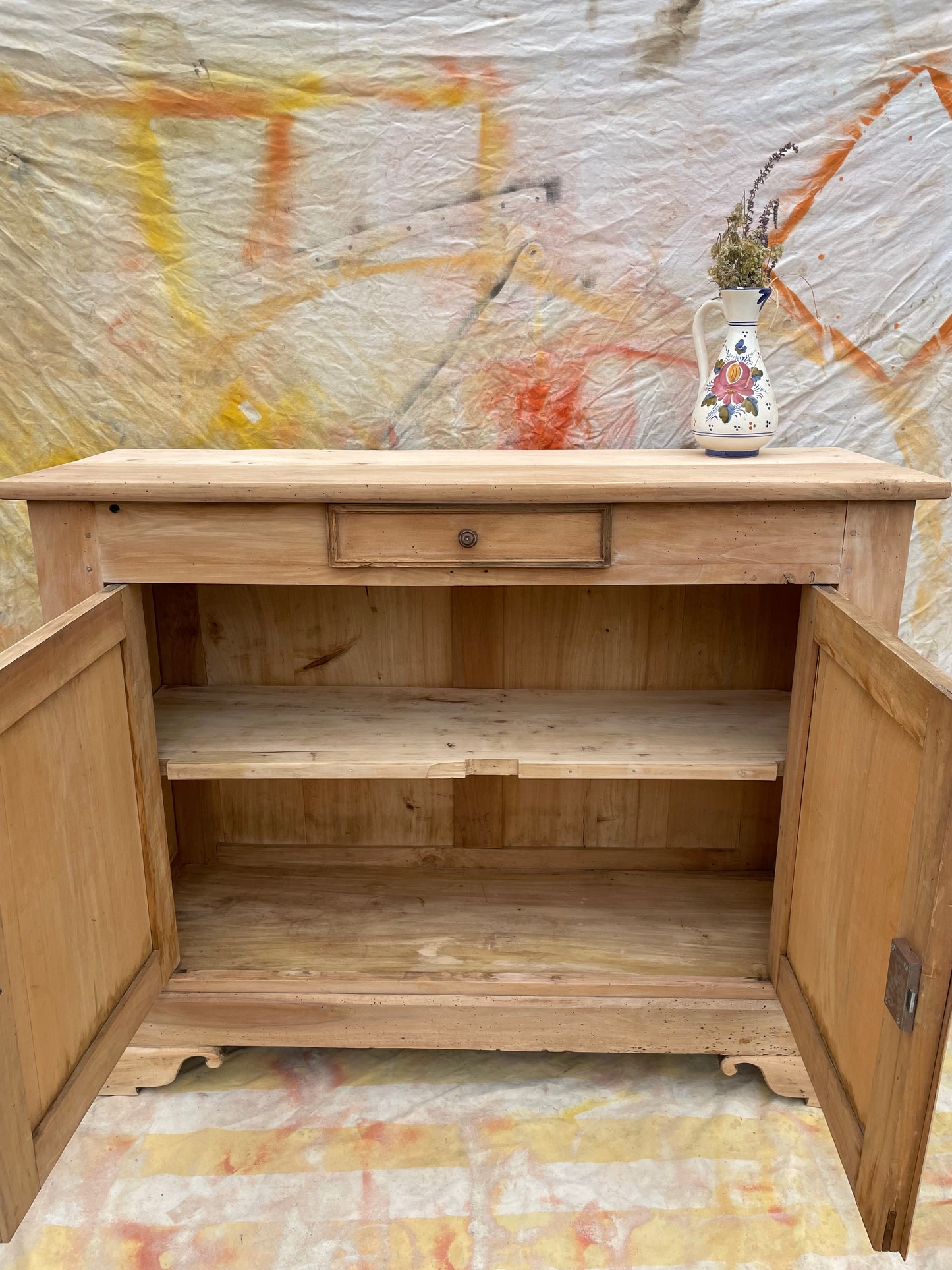 Buffet ancien en bois massif – patine naturelle – meuble de charme