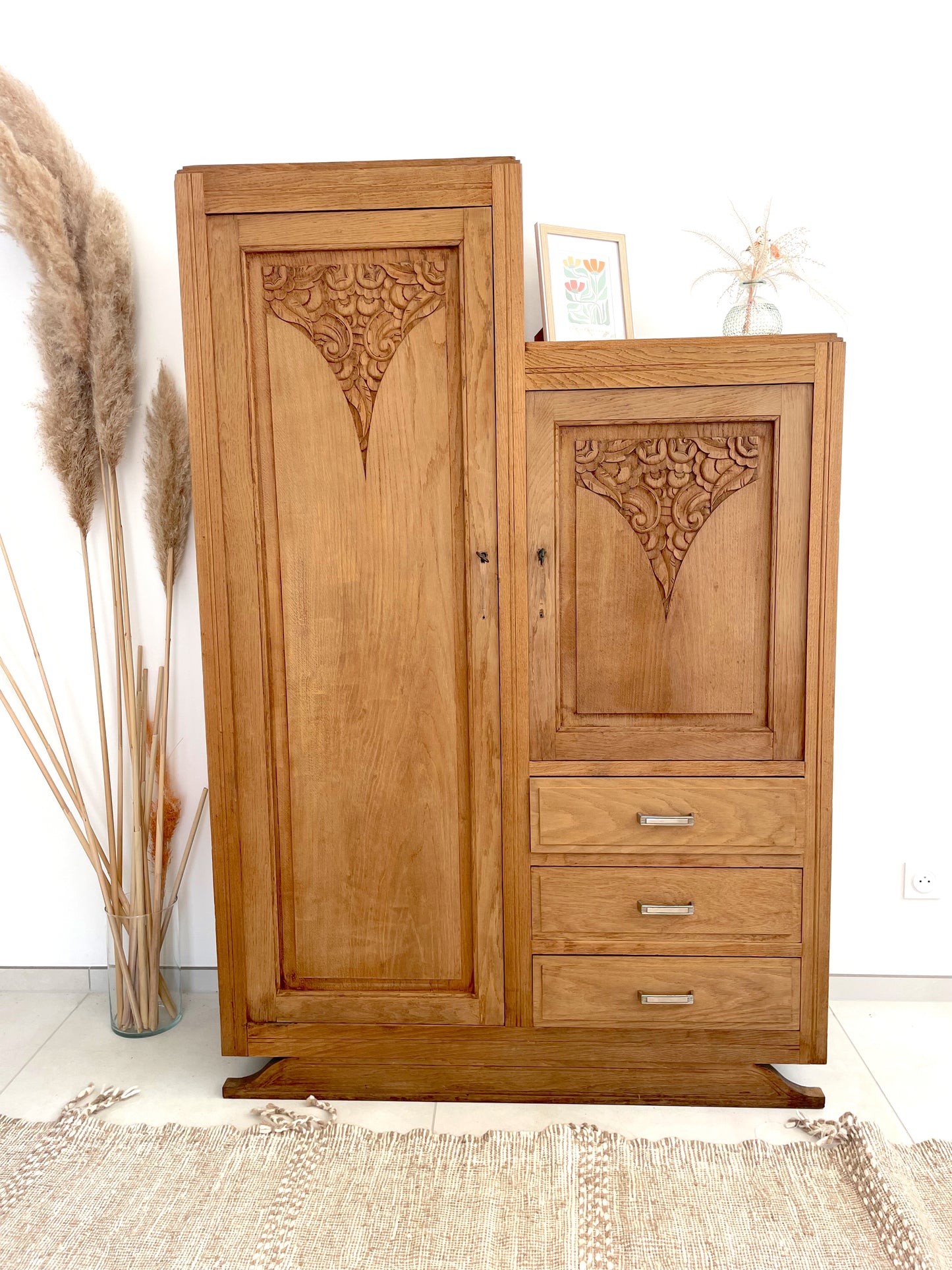 « Sym-Sym », Armoire Asymetrique Art deco bois brut