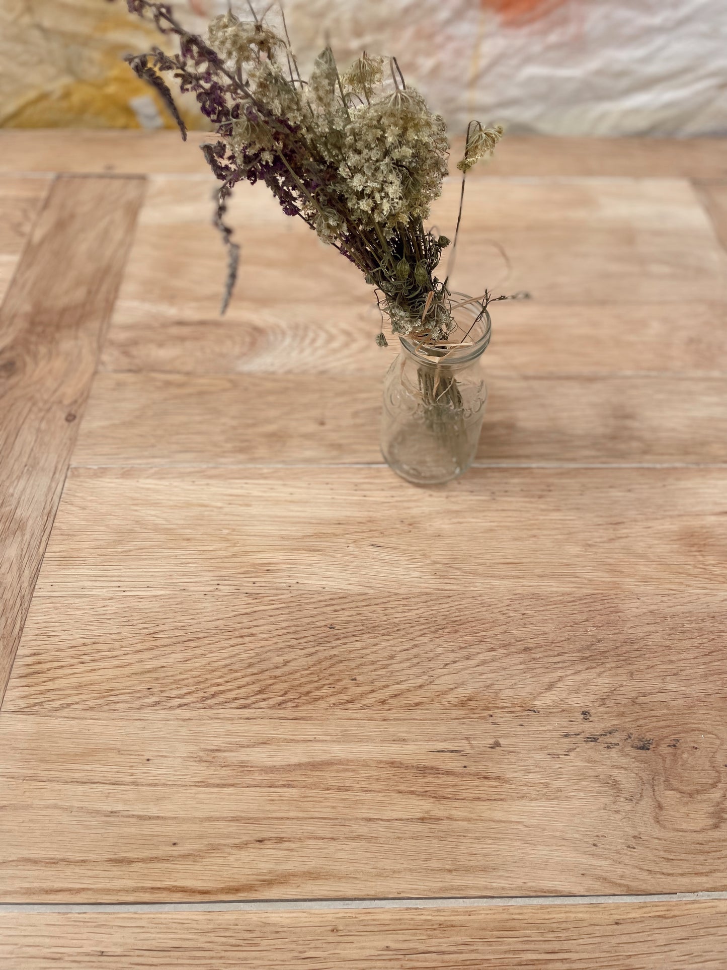 Grande table de ferme en bois décapé – 220 x 90 cm