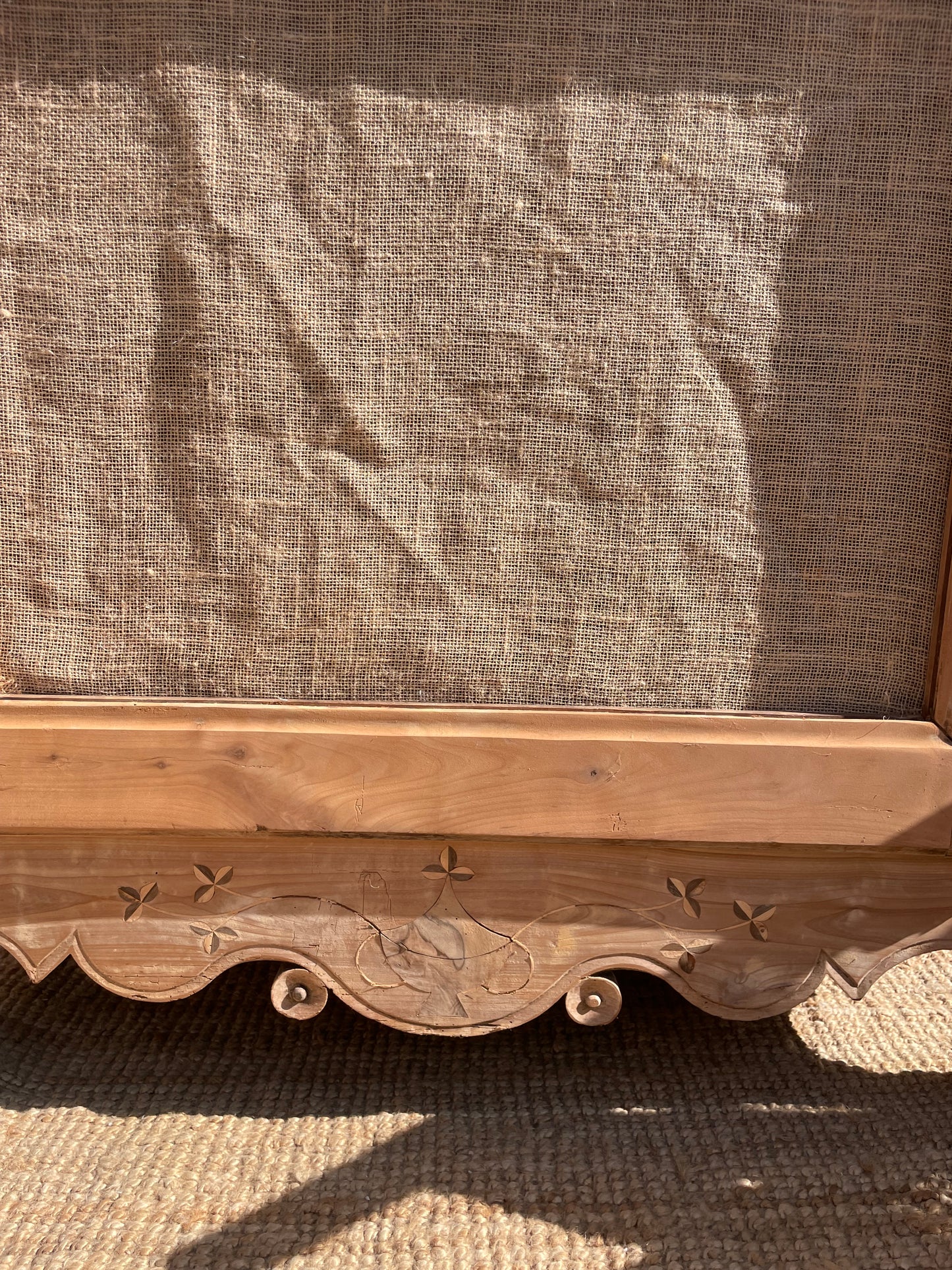 Grande armoire ancienne bois & toile de jute