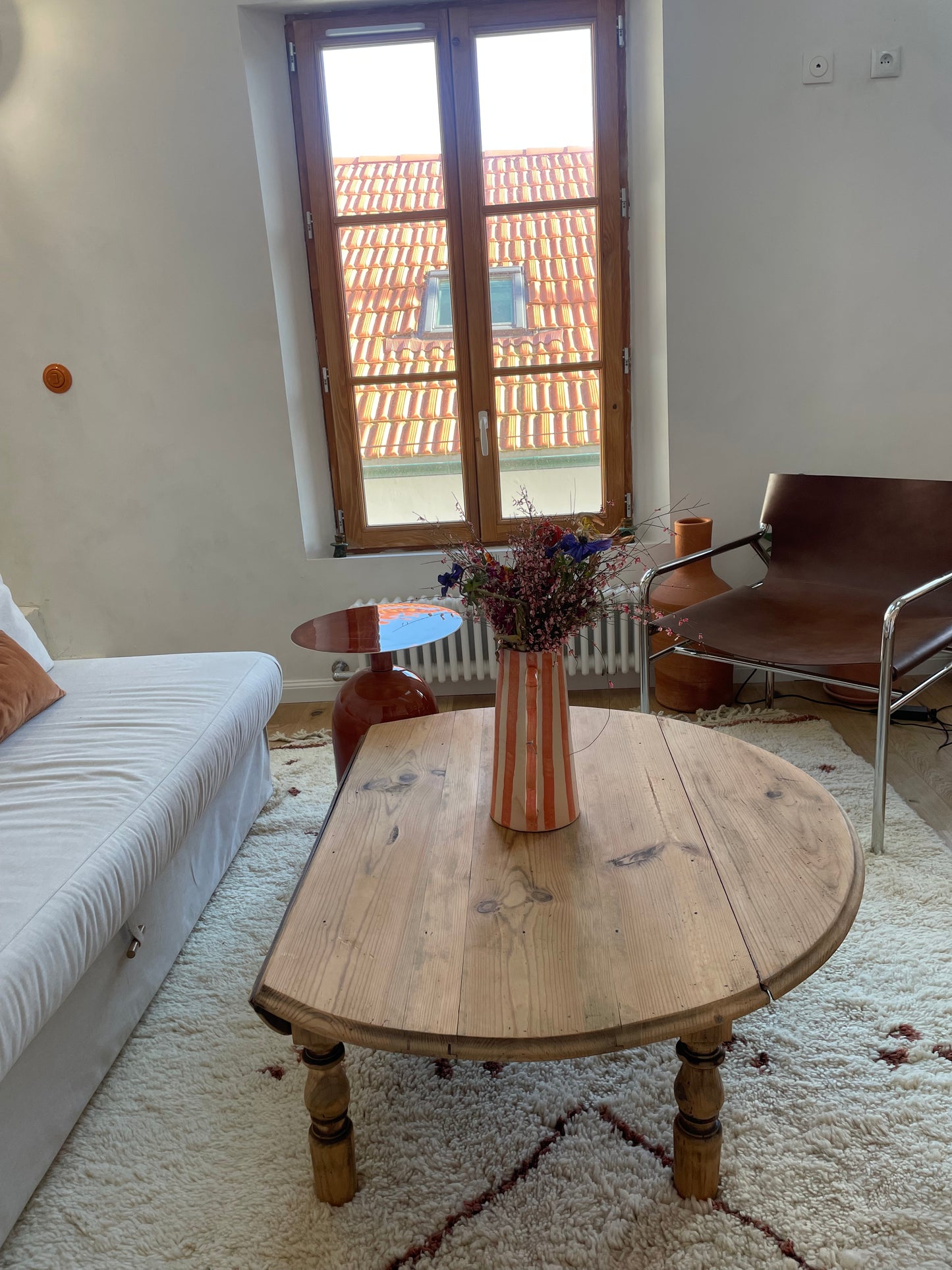 Table basse ancienne modulable en bois massif avec abattants — charme rustique authentique