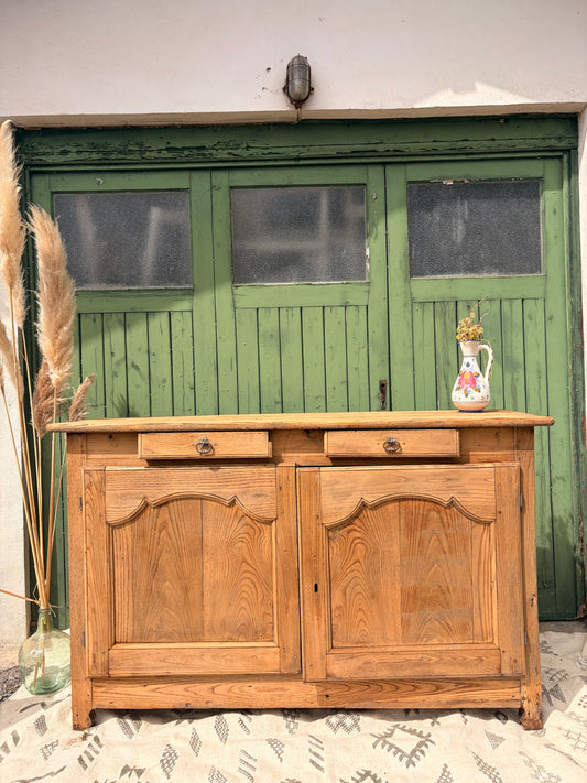 Buffet ancien en bois massif décapé – 160 cm