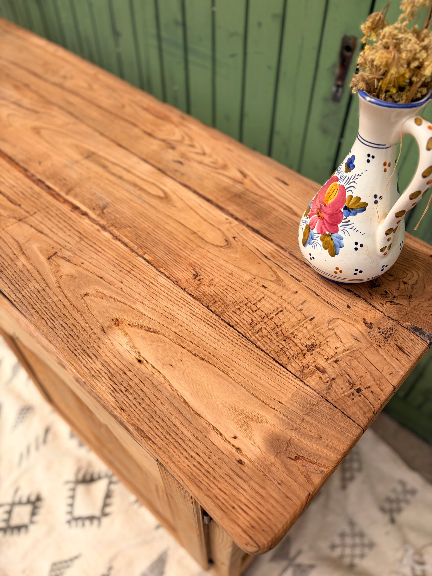 Buffet ancien en bois massif décapé – 160 cm