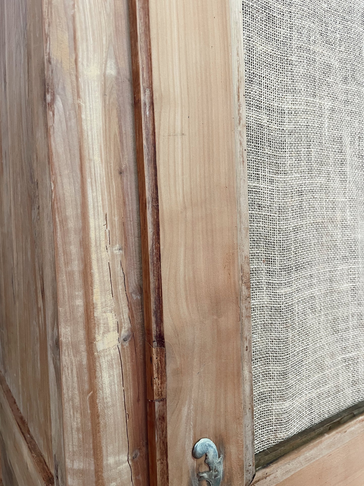 Grande armoire ancienne bois & toile de jute