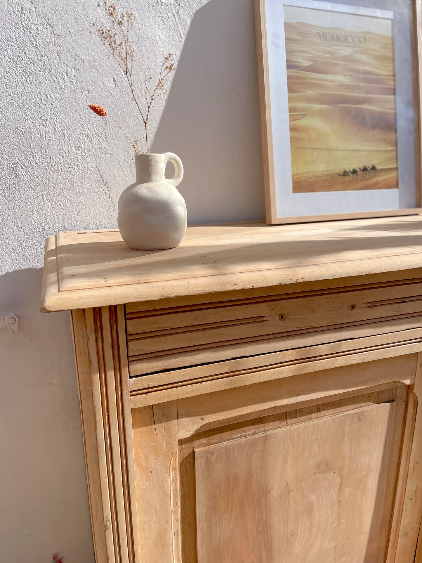 Buffet parisien vintage bois brut - 2 tiroirs et 2 portes
