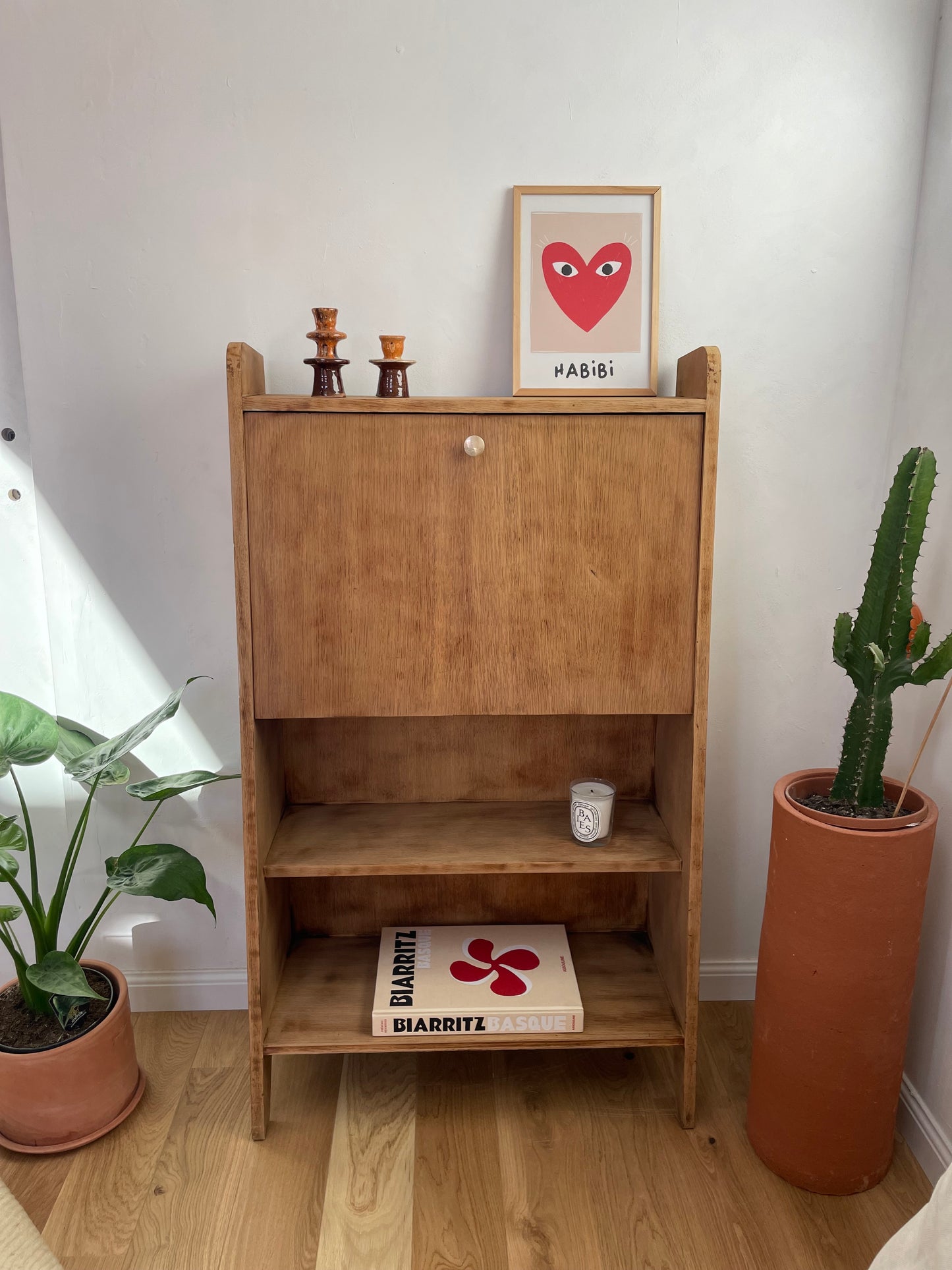 Secrétaire vintage en bois — petit bureau avec abattant et étagères