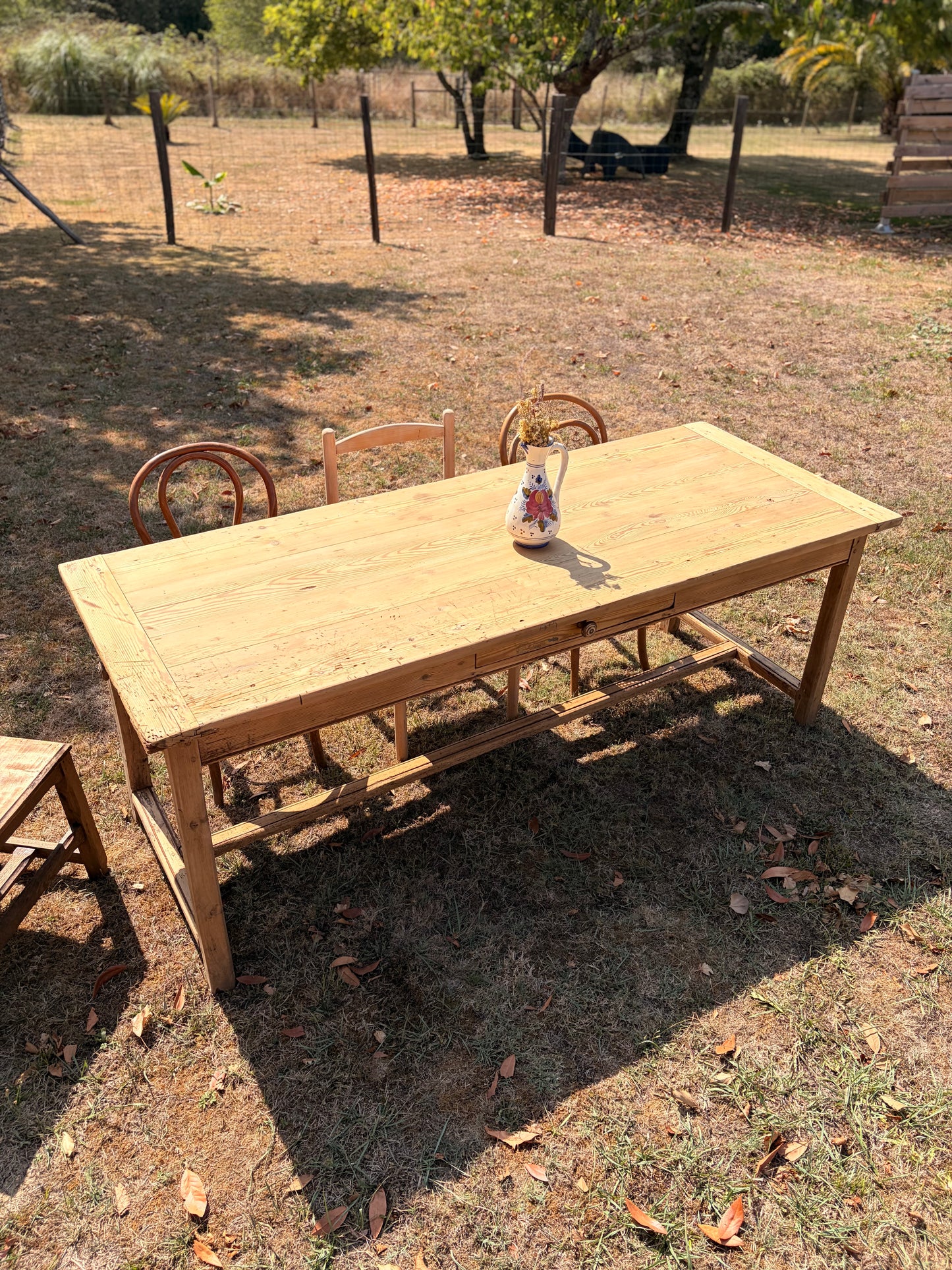 Ancienne table de ferme en bois massif – 200 cm – 3 tiroirs
