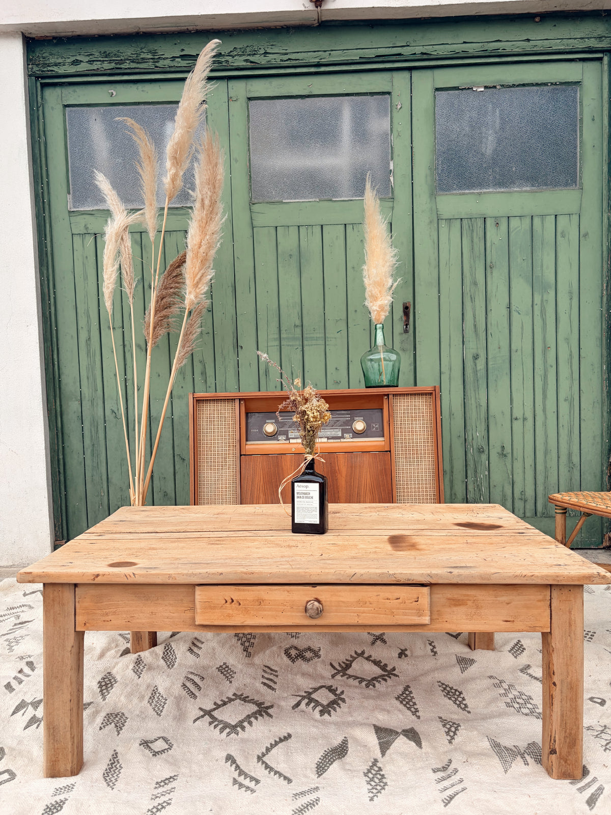 Table basse de ferme ancienne en bois décapé – 115 cm