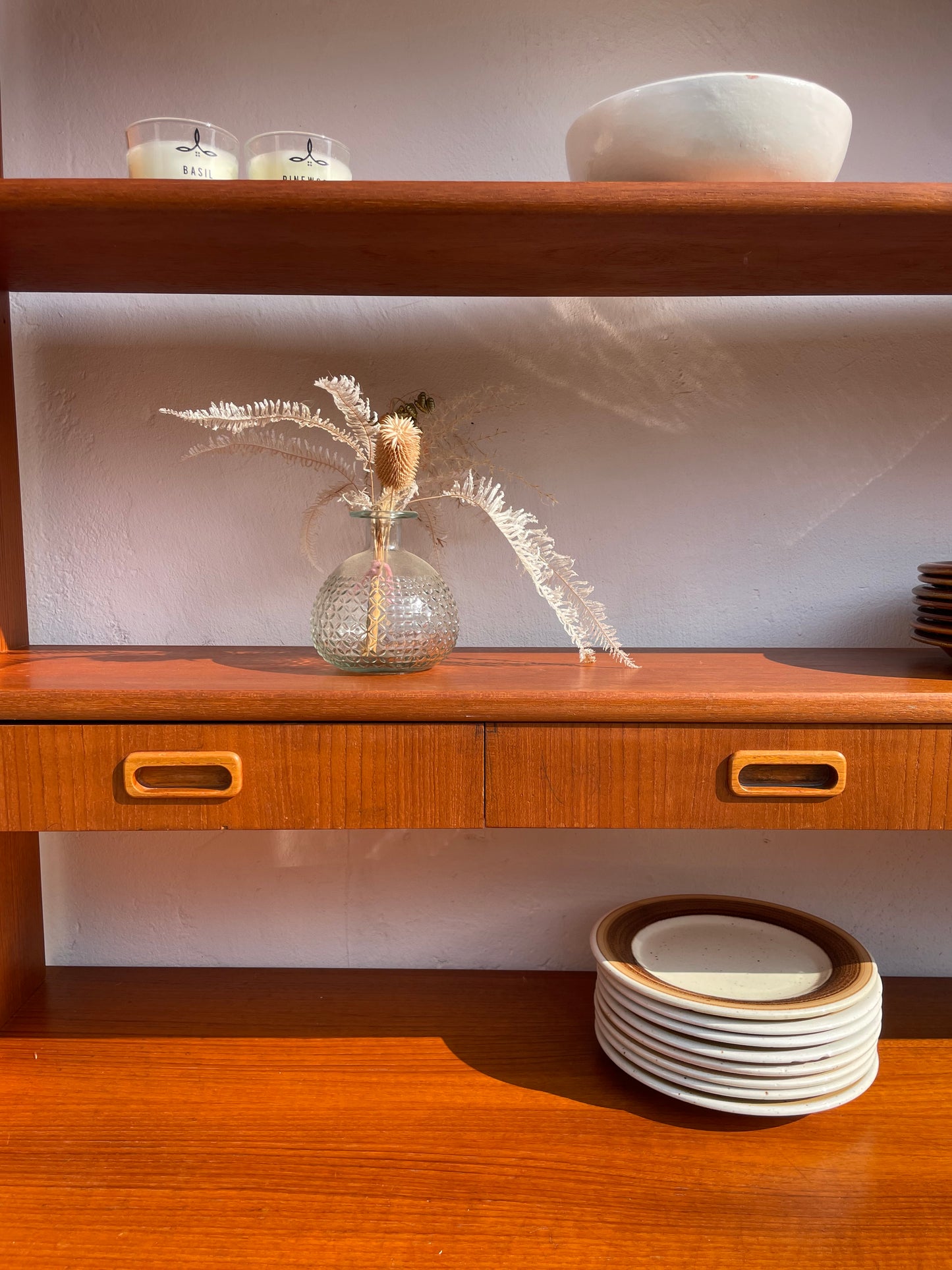 Vaisselier scandinave vintage en teck – Années 1960