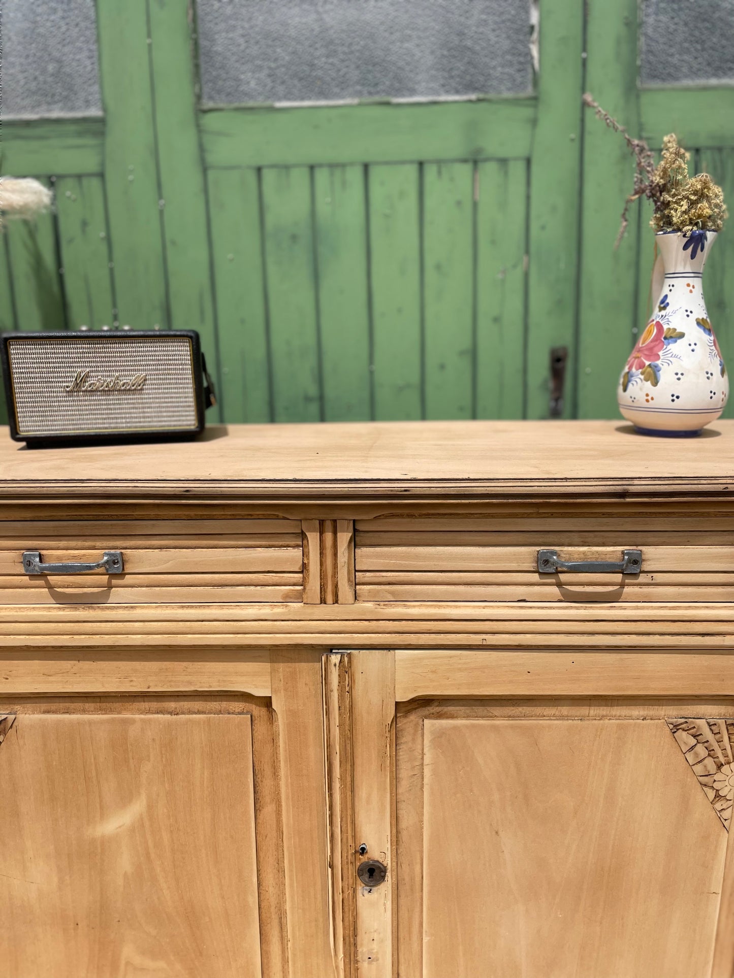 Buffet ancien en bois brut  décapé – Esprit campagne chic