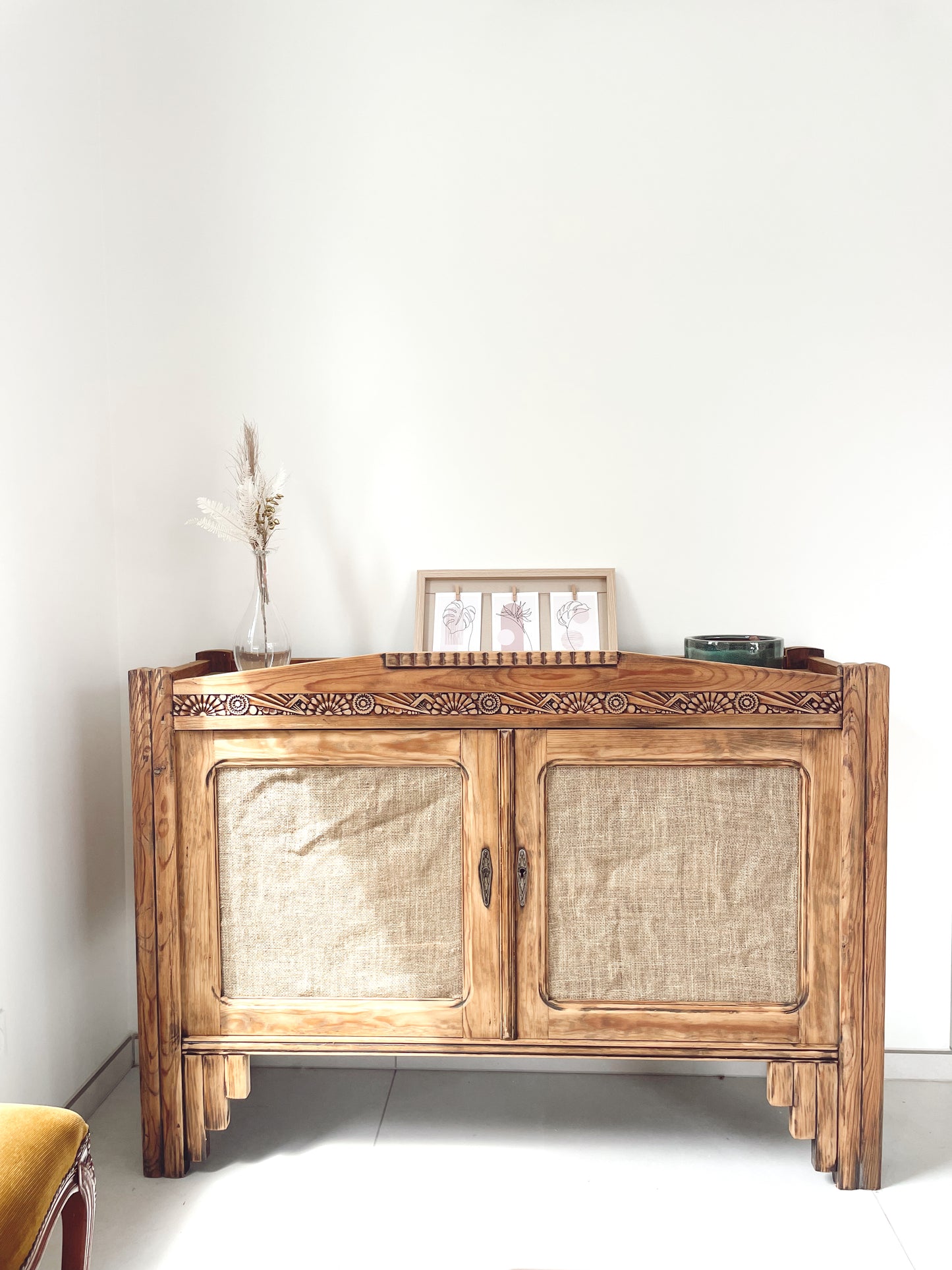 Buffet vintage art déco bois brut et toile de jute