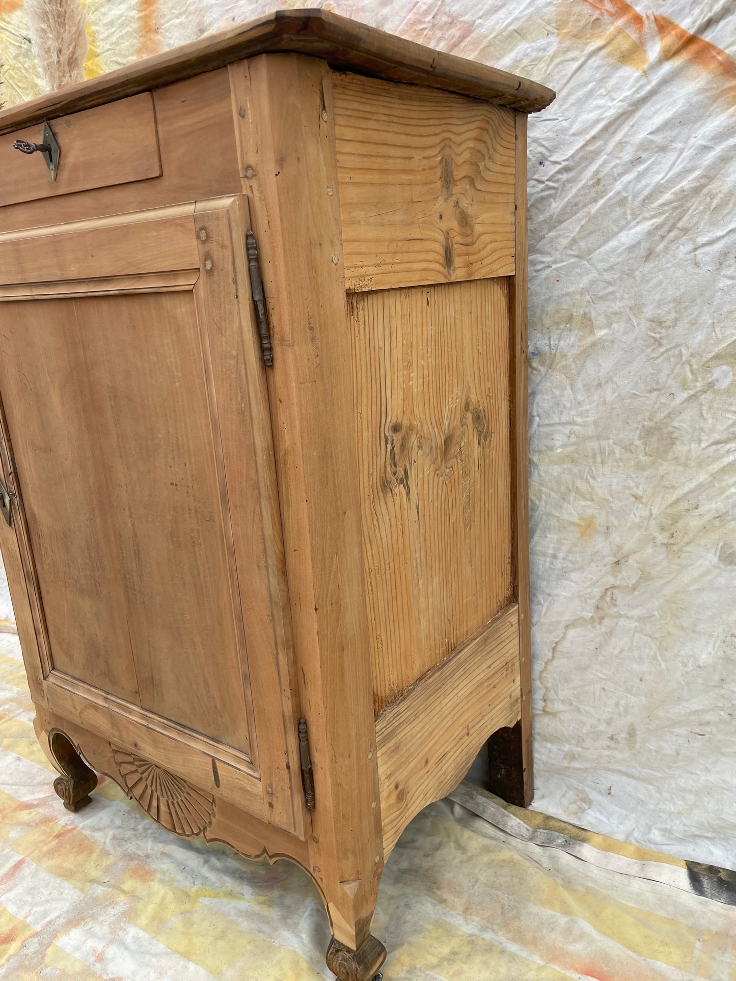 Confiturier ancien en bois massif – meuble de charme
