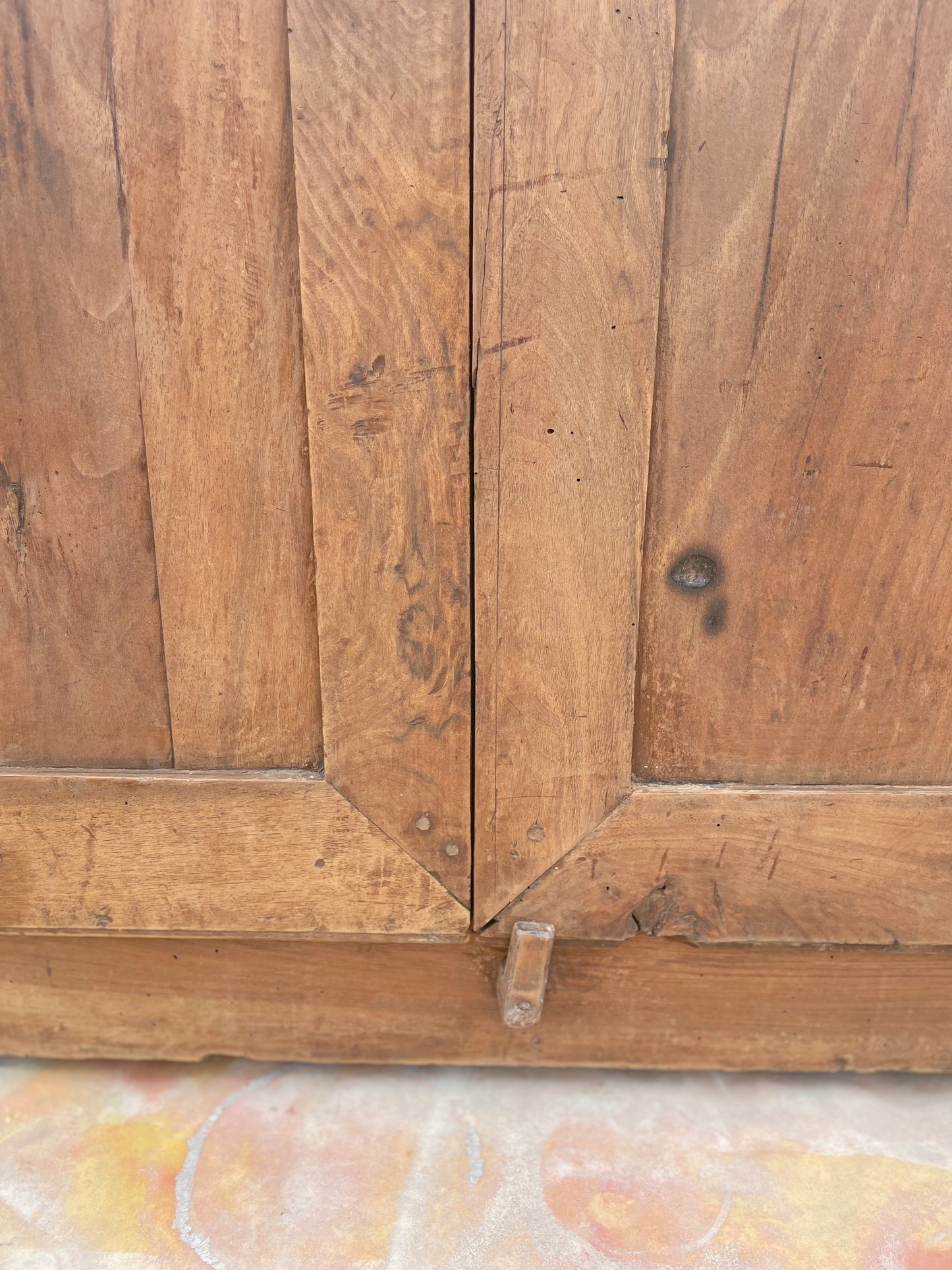 Armoire rustique vintage bois brut