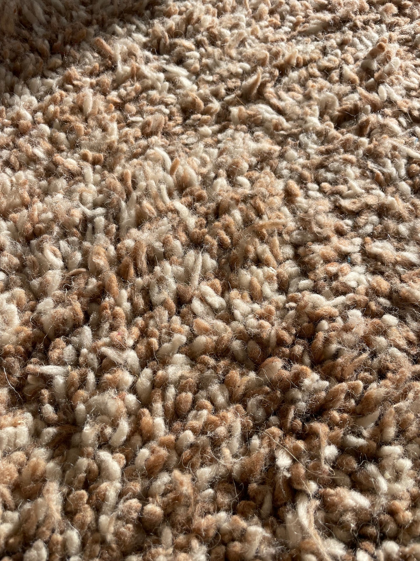Tapis Beni Ouarain vintage – Laine naturelle beige et marron chiné – 225 x 160 cm