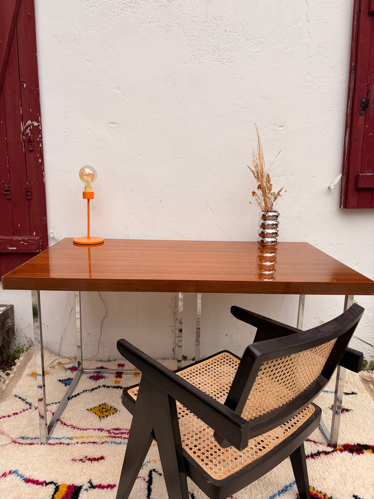 Bureau vintage Habitat années 80 en bois verni & chrome – 141 cm