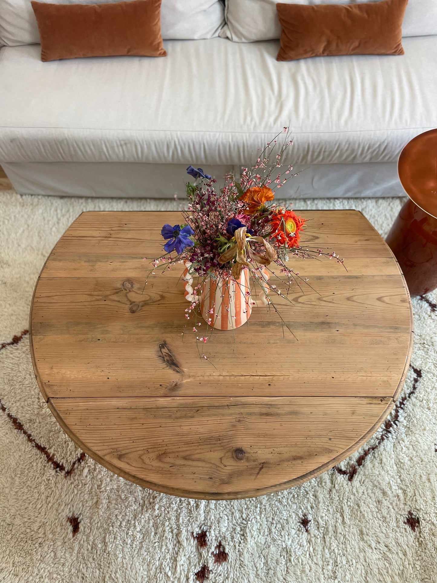 Table basse ancienne modulable en bois massif avec abattants — charme rustique authentique