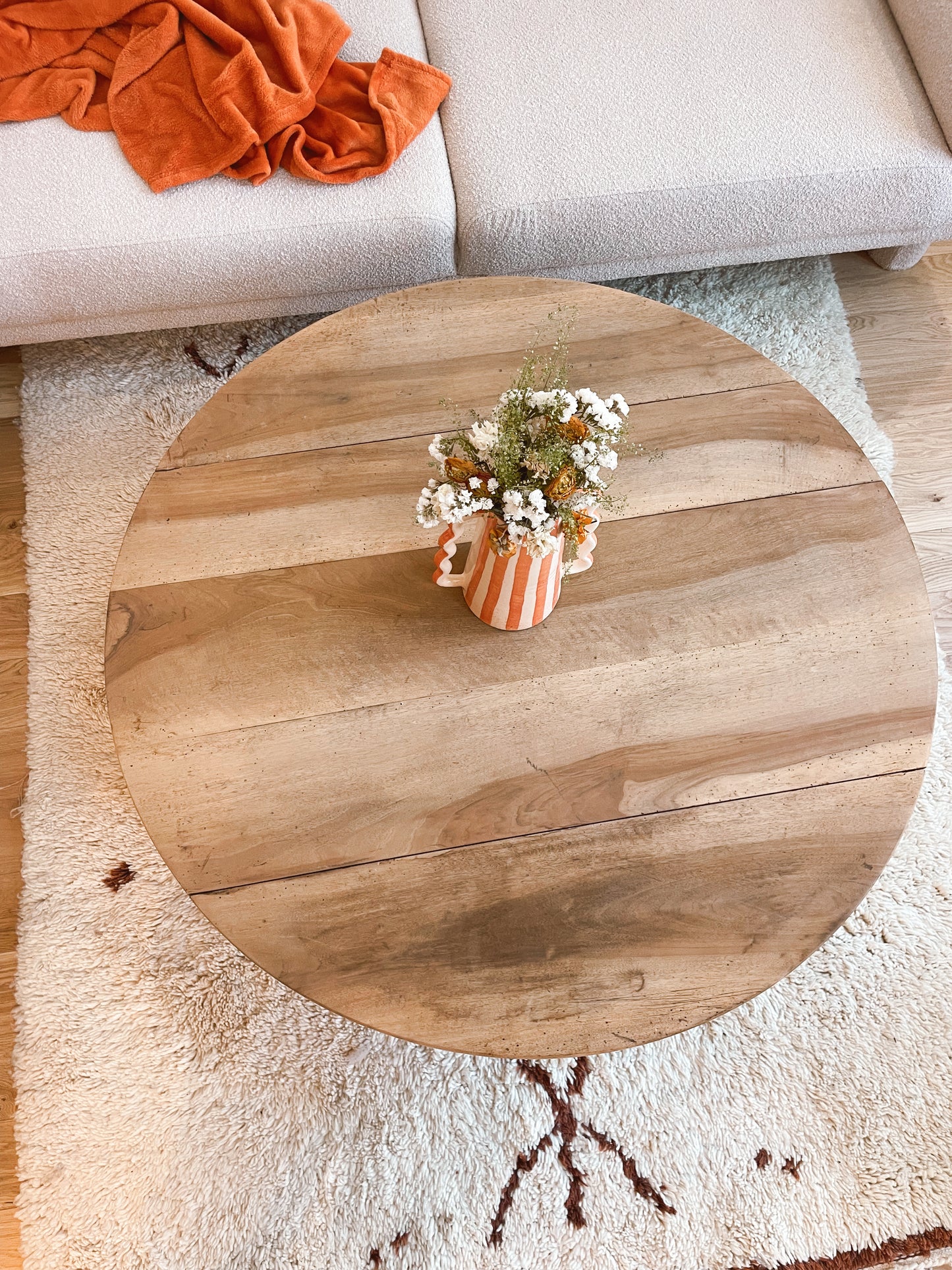 Table basse ronde en bois massif – plateau à abattants