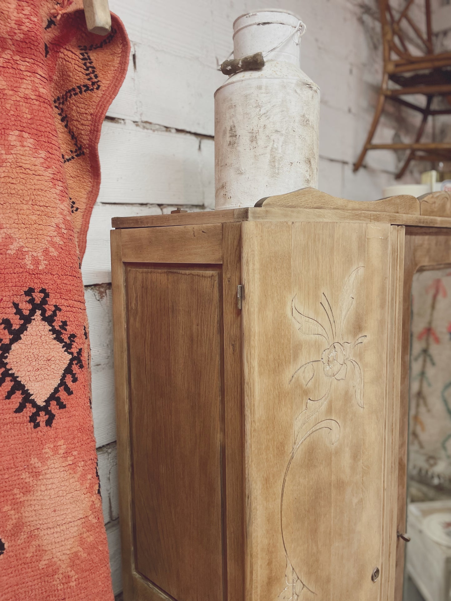 Armoire vintage art déco 3 portes décapée